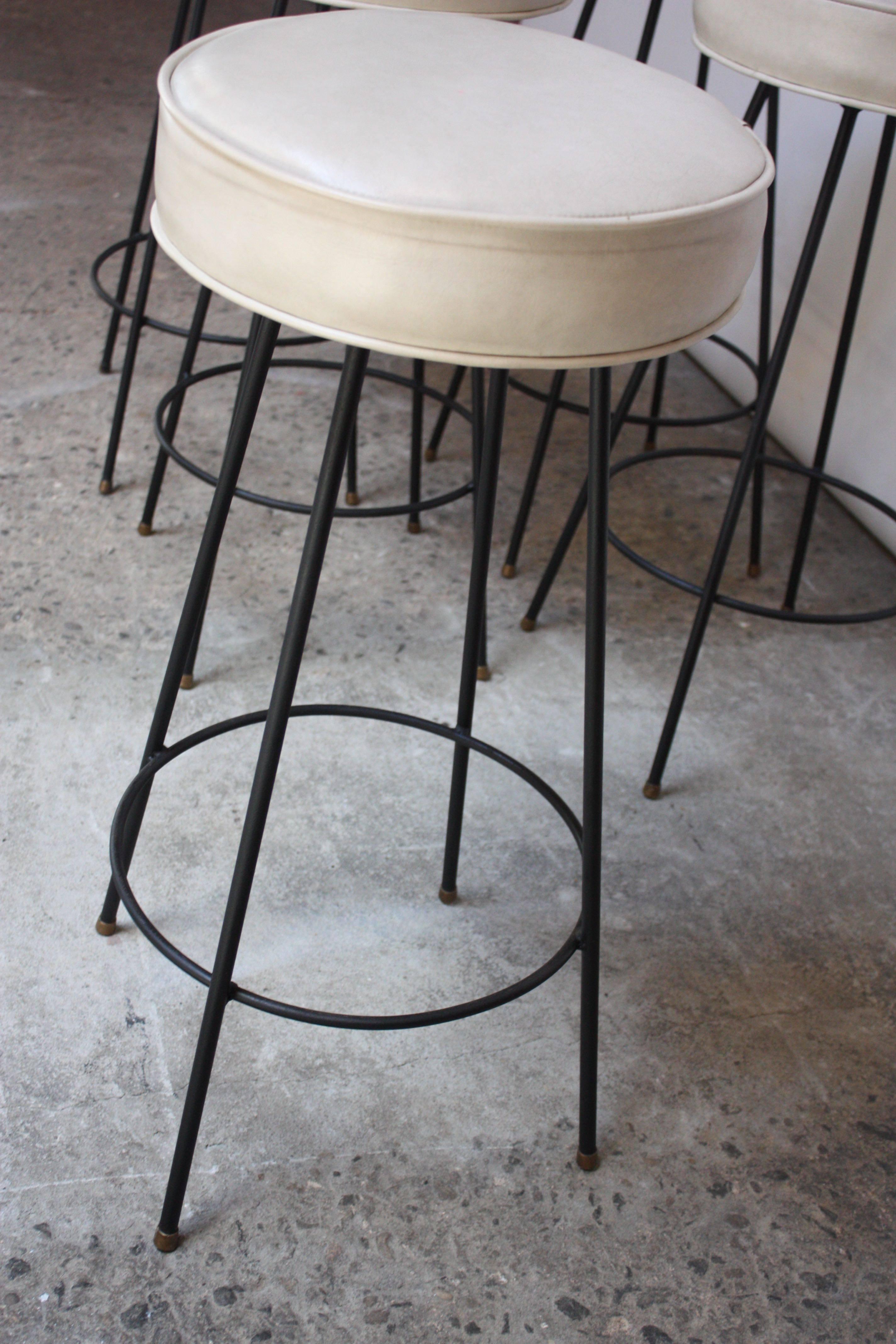 Set of Five Mid-Century Modern Swivel Bar Stools In Good Condition In Brooklyn, NY