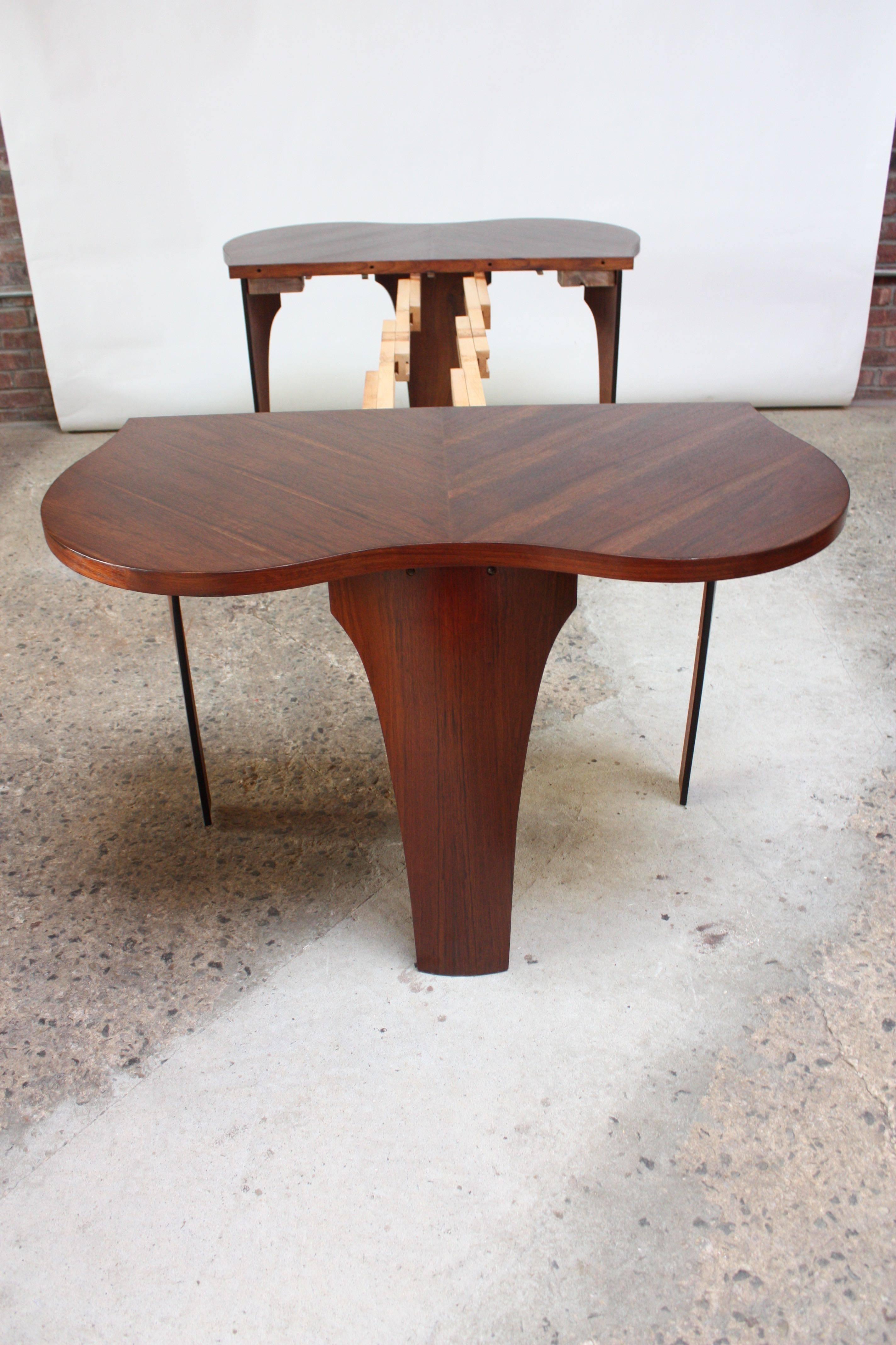Henry Glass 'Cylindra' Walnut Extendable Dining Table and Four Chairs In Excellent Condition In Brooklyn, NY