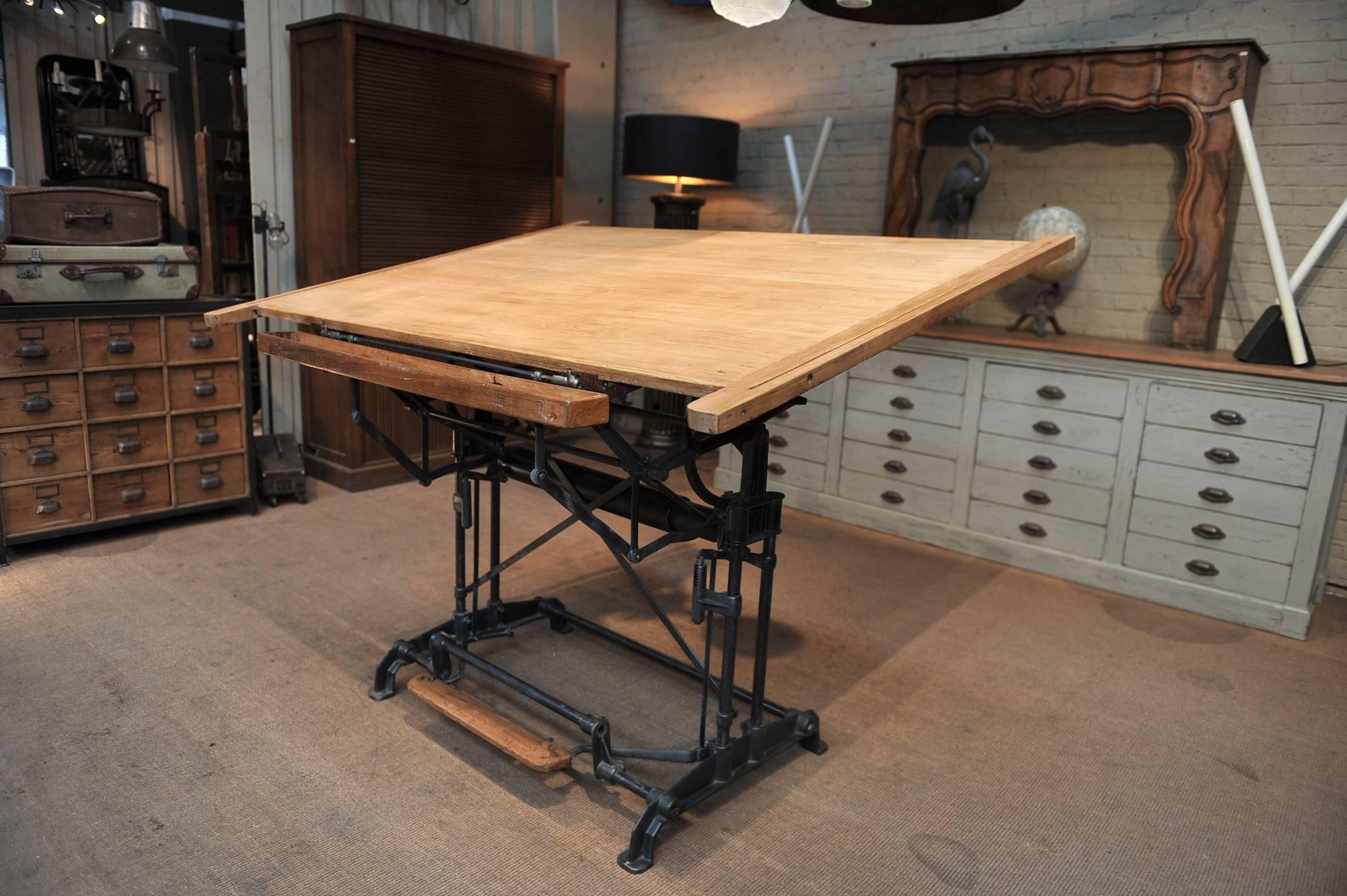 Optima French Adjustable Architect's Drafting Table, 1900s In Excellent Condition In Roubaix, FR
