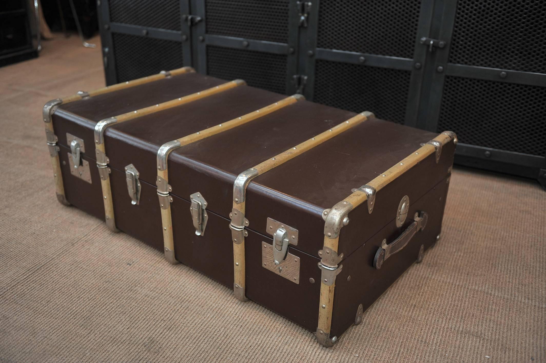Art Nouveau Vintage French Traveling Suitecase Trunk Luggage