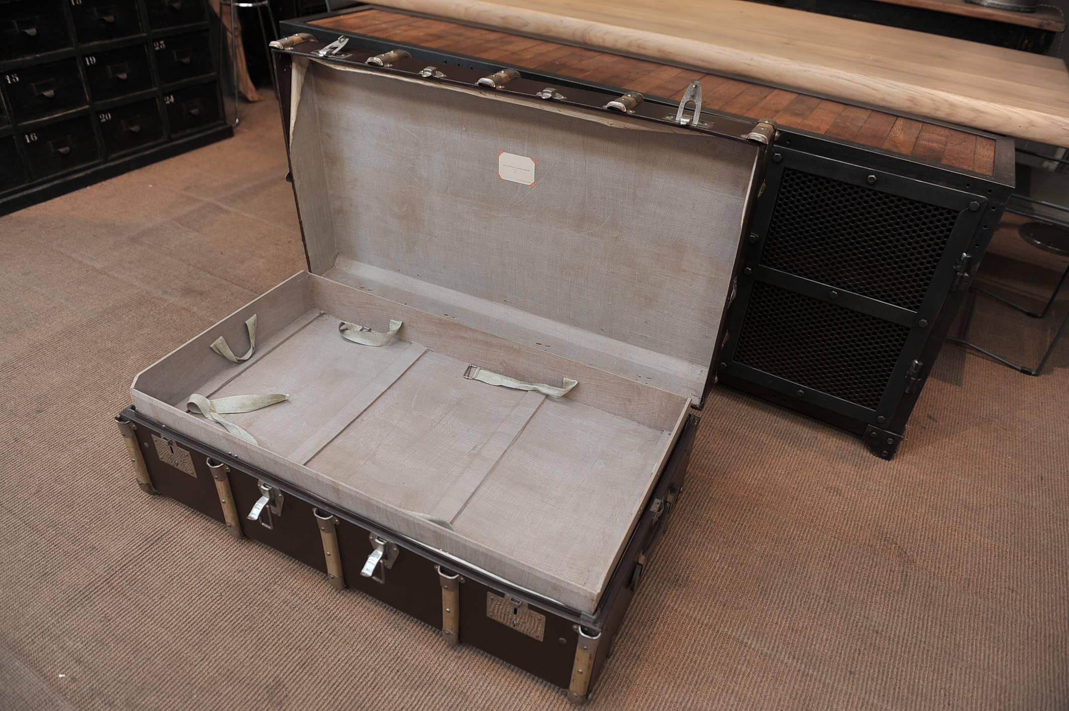 Vintage French Traveling Suitecase Trunk Luggage 1