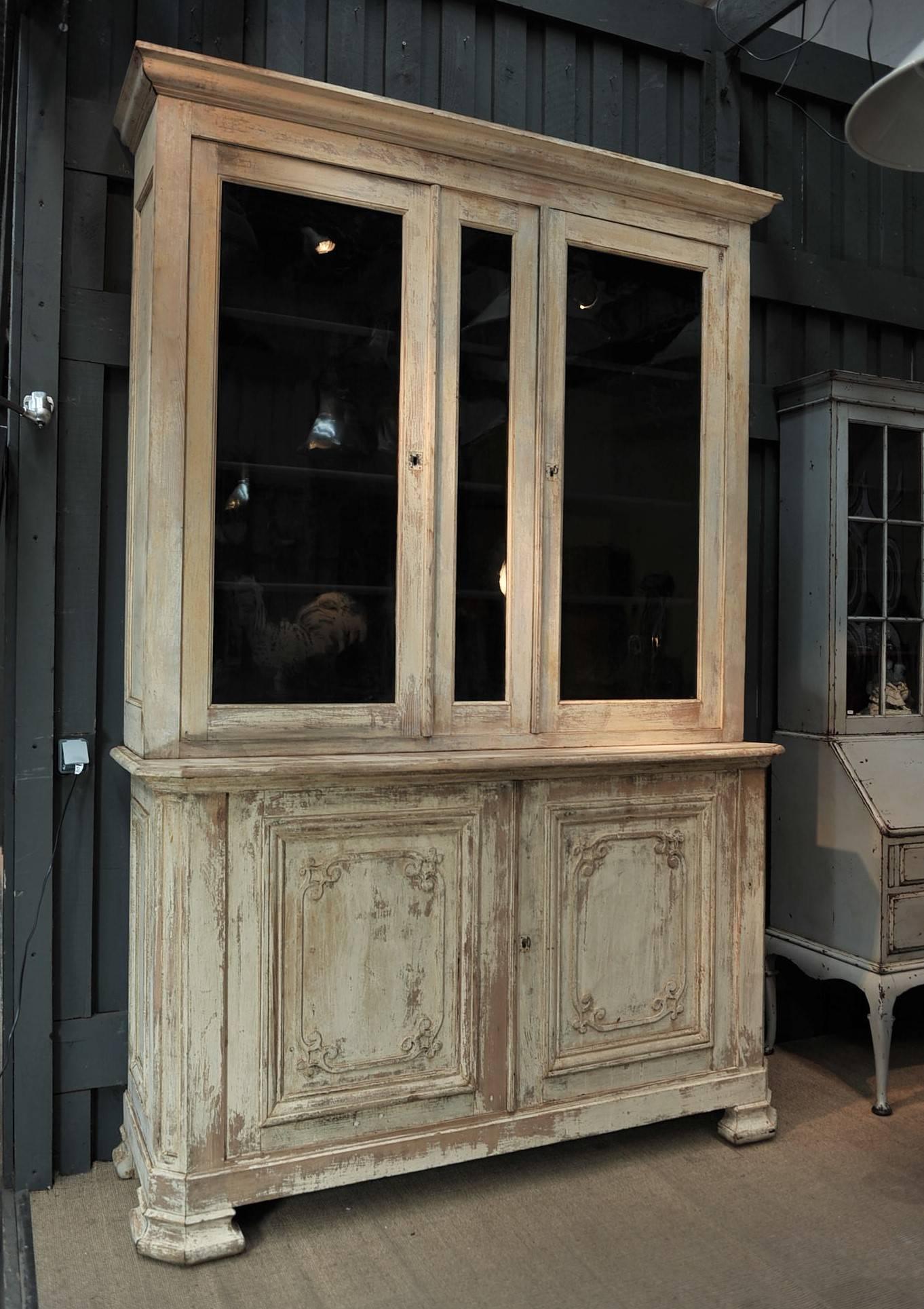 French Two Parts Bookcase Original Painted Cabinet, Early 1900 In Excellent Condition In Roubaix, FR