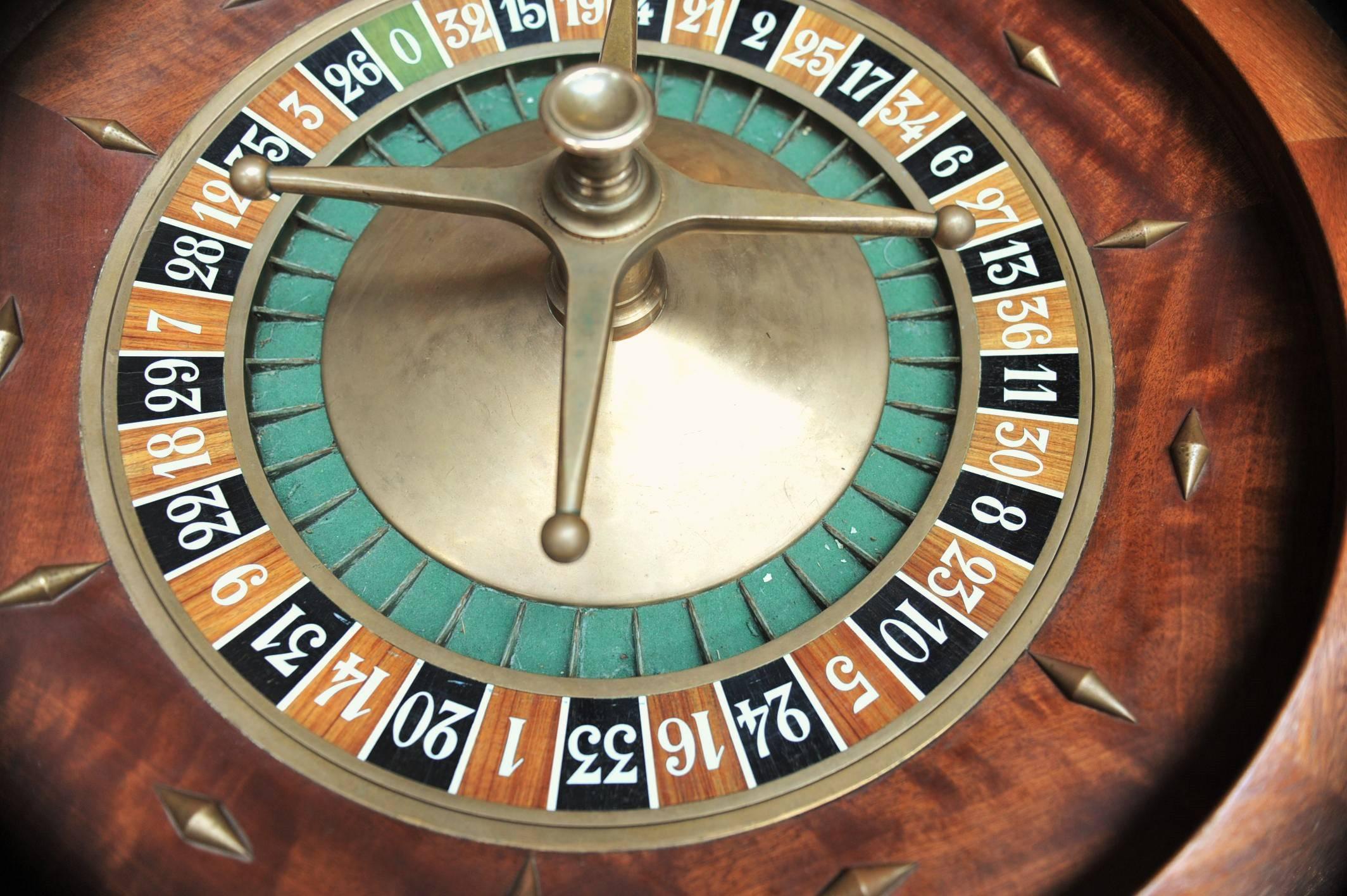 caro paris roulette wheel