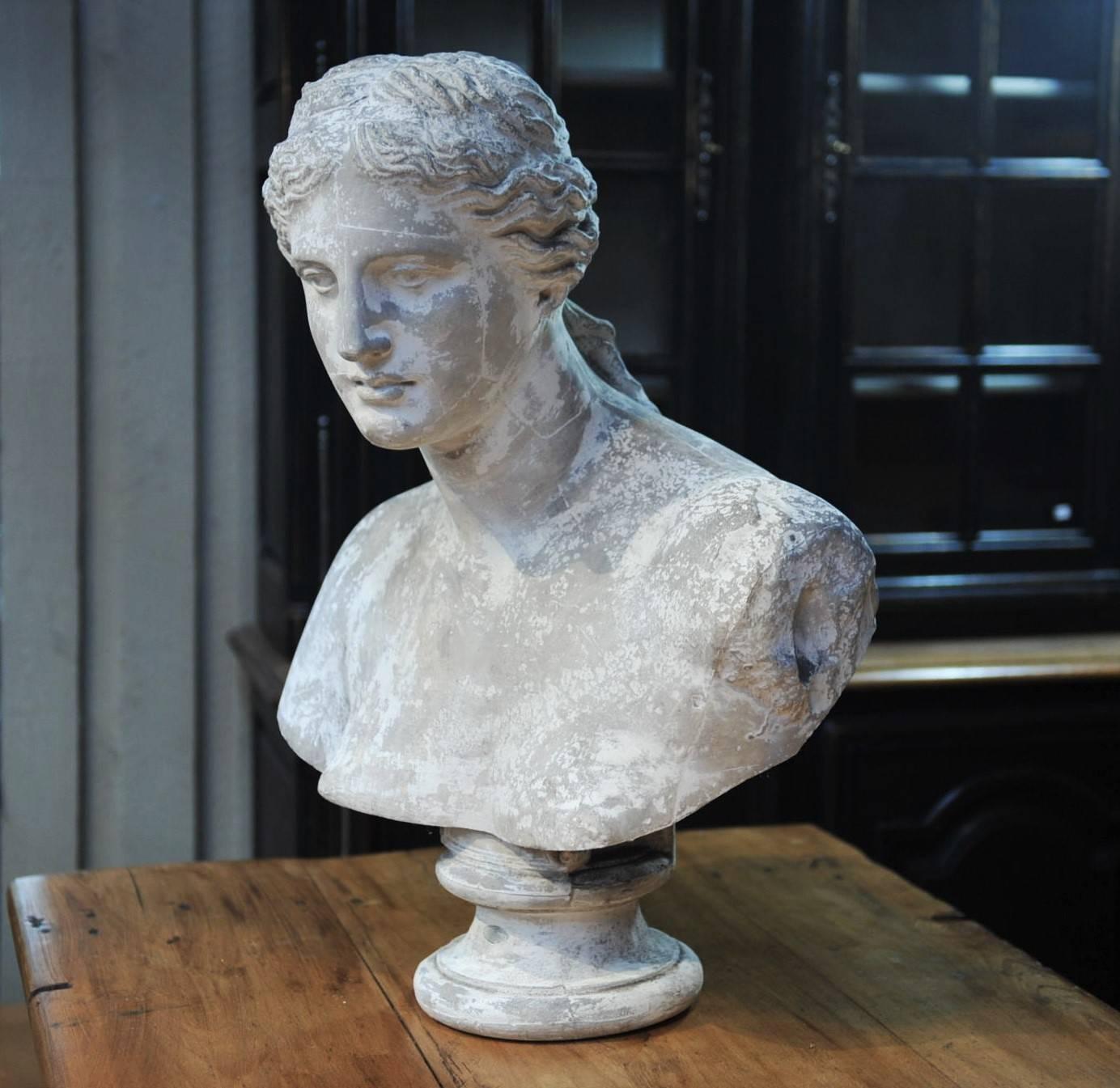 Very nice plaster big bust of a woman. Great orignal patina, circa mid-19th century.