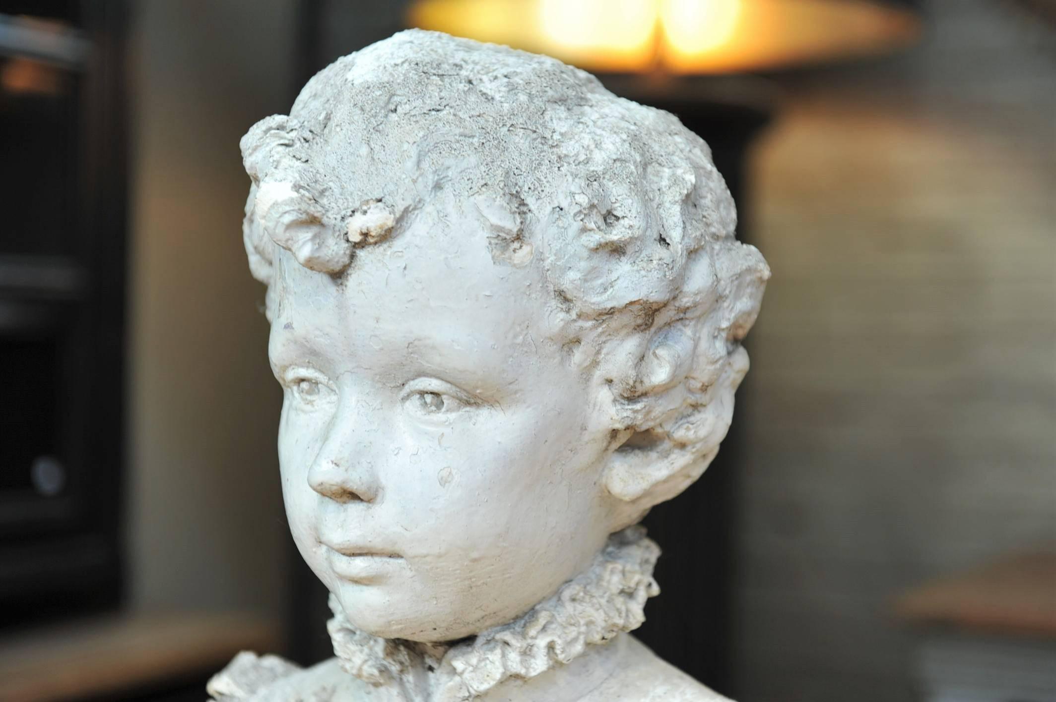 19th Century French Plaster Bust Boy Statue In Good Condition In Roubaix, FR