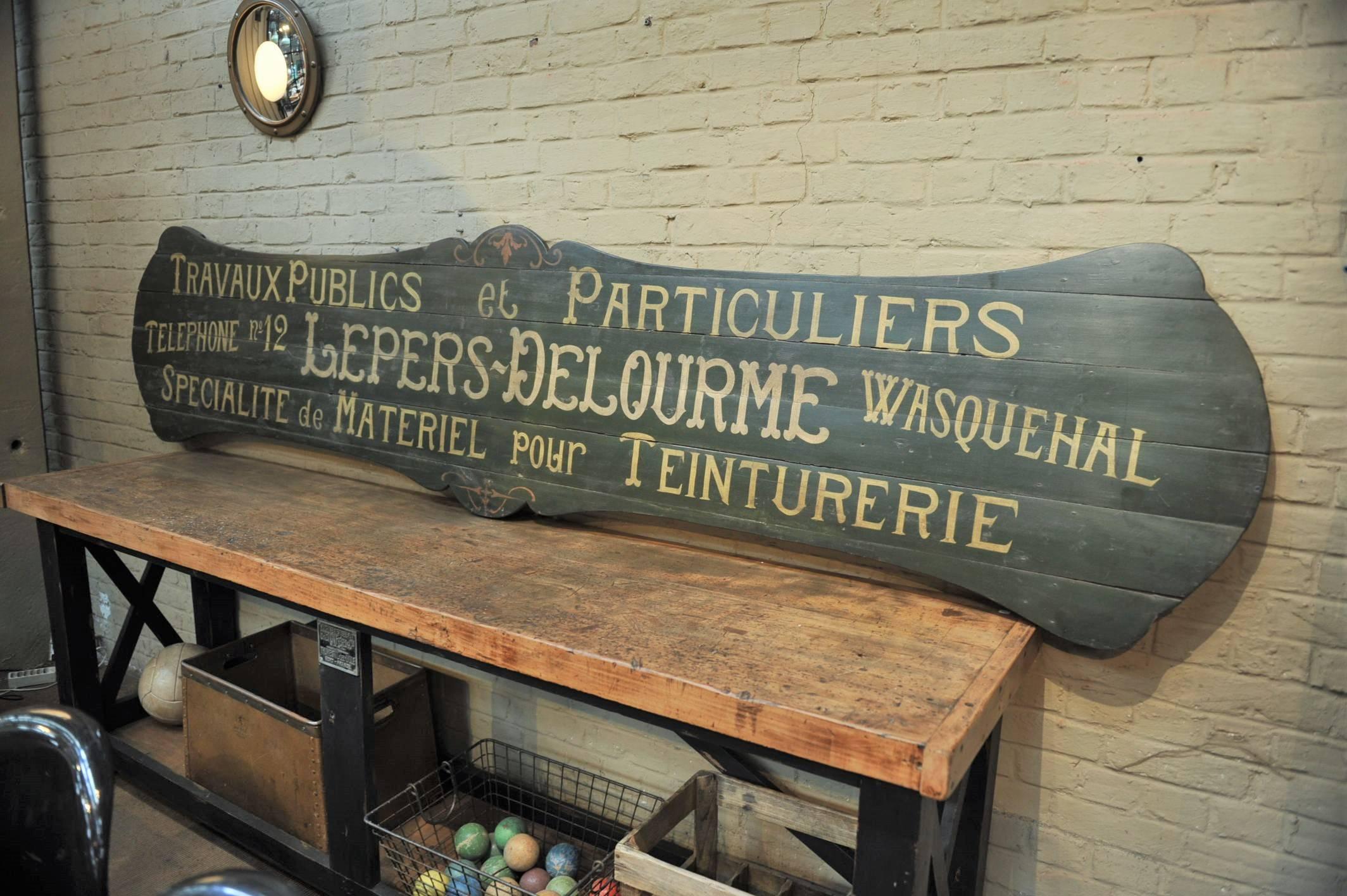 Large Vintage French Dyeing Factory Sign on Wood Panel, 1930s In Excellent Condition In Roubaix, FR