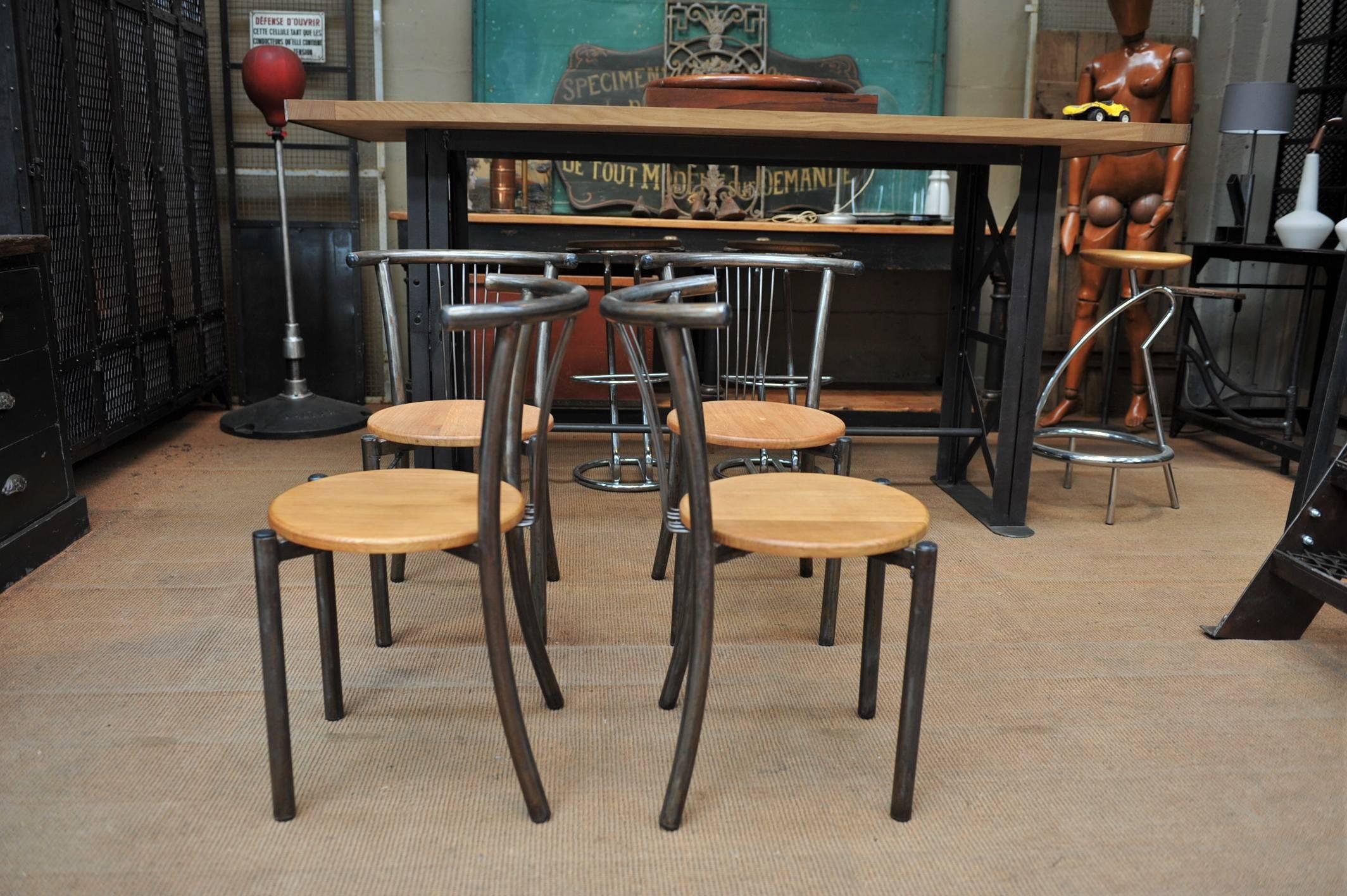 Set of Six Industrial and Design Mid-Century Iron and Oak Chairs, 1950s 3