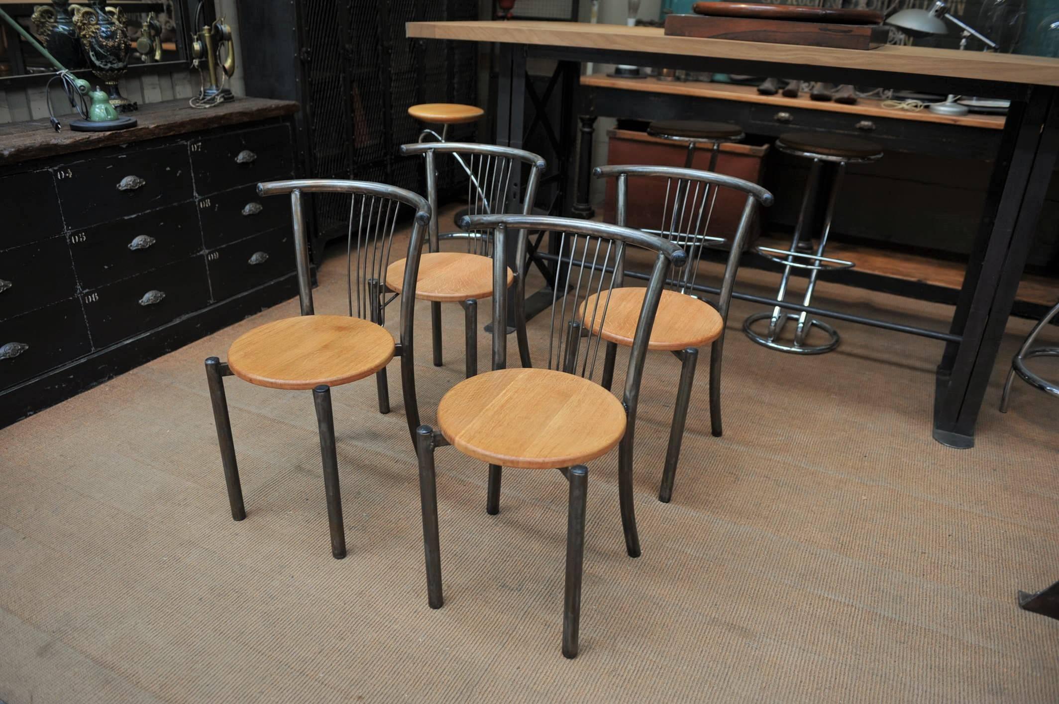 Set of Six Industrial and Design Mid-Century Iron and Oak Chairs, 1950s In Excellent Condition In Roubaix, FR