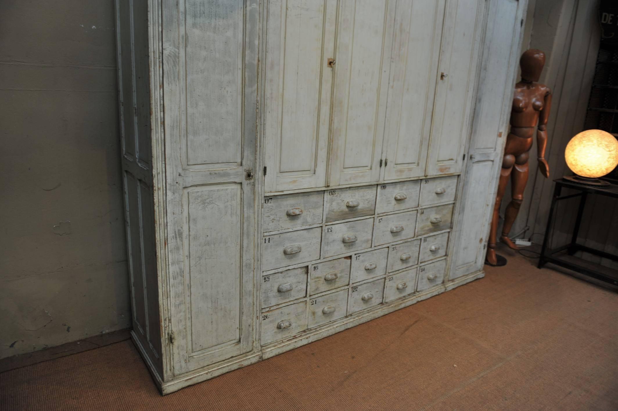 Large Textile Factory Pine Cabinet Original Cabinet, 1920s In Good Condition In Roubaix, FR