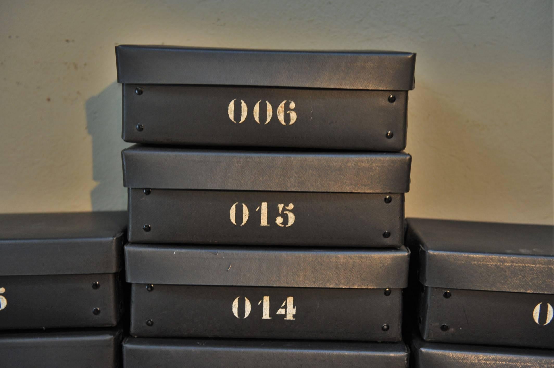 Vintage French National Bank Black Gold Bar Boxes, circa 1940 In Good Condition In Roubaix, FR