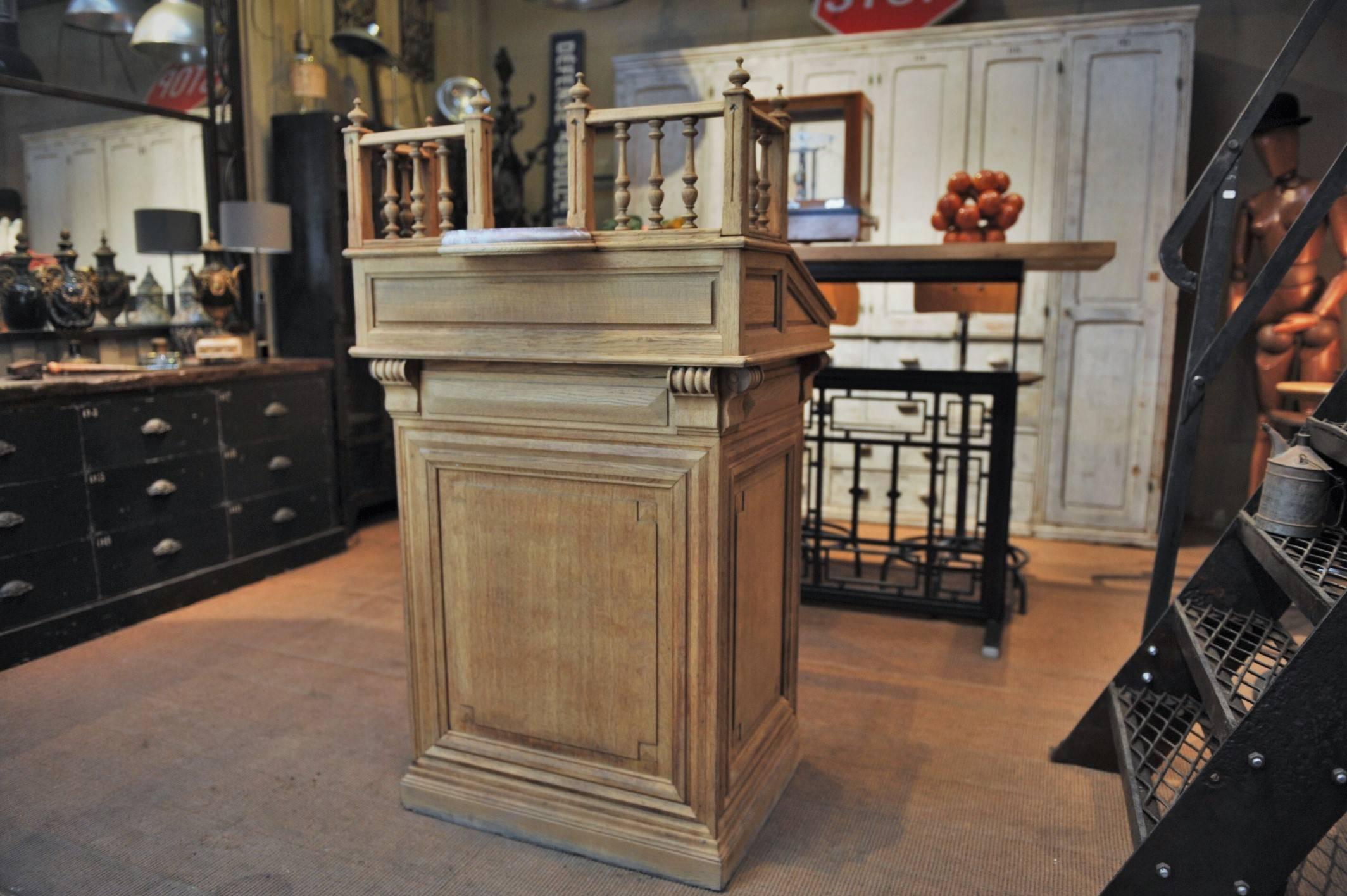 French Oak and Marble Counter, 1900s In Excellent Condition In Roubaix, FR