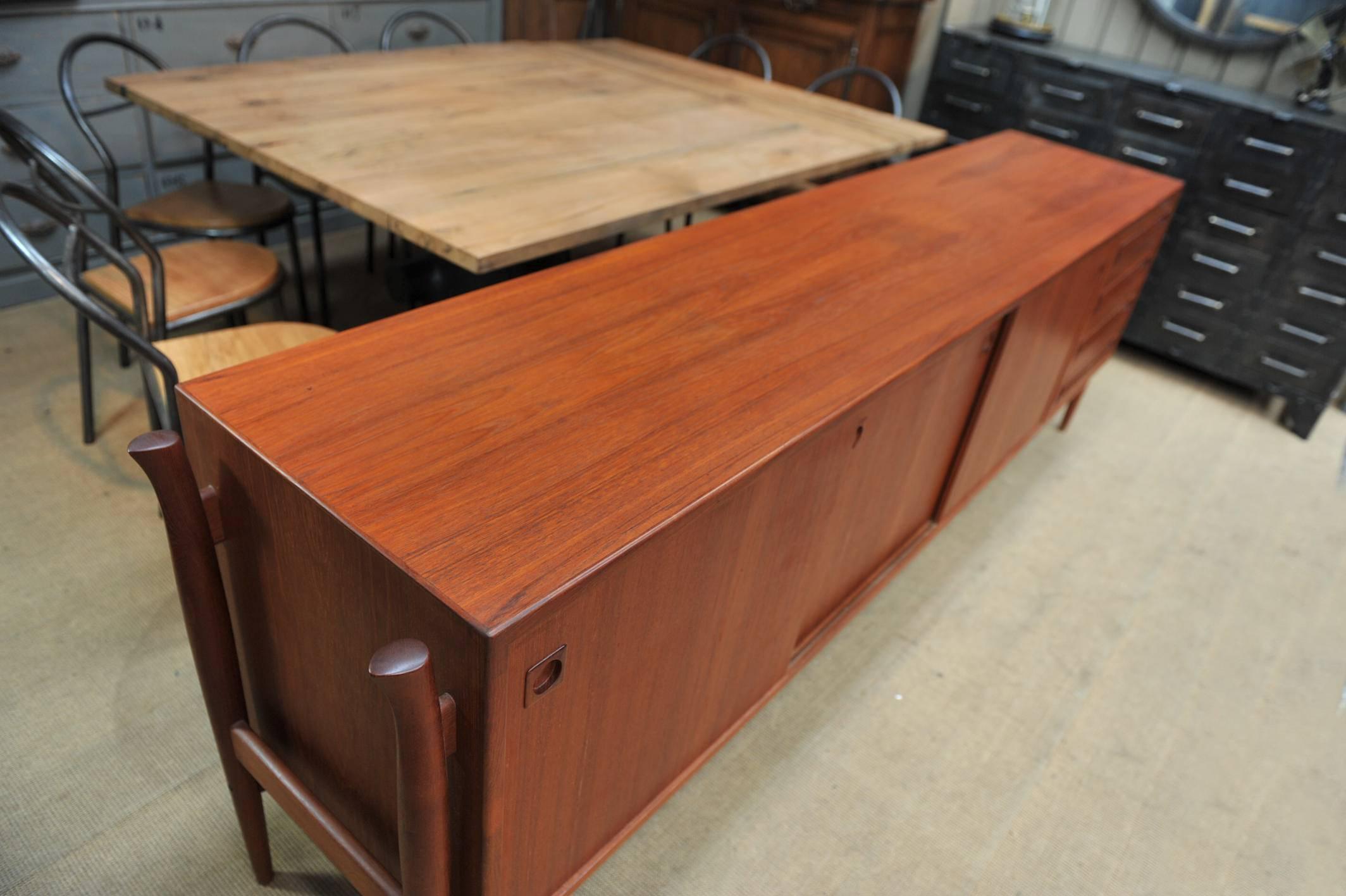 Danish Massive Teak Credenza by Finn Juhl In Excellent Condition In Roubaix, FR