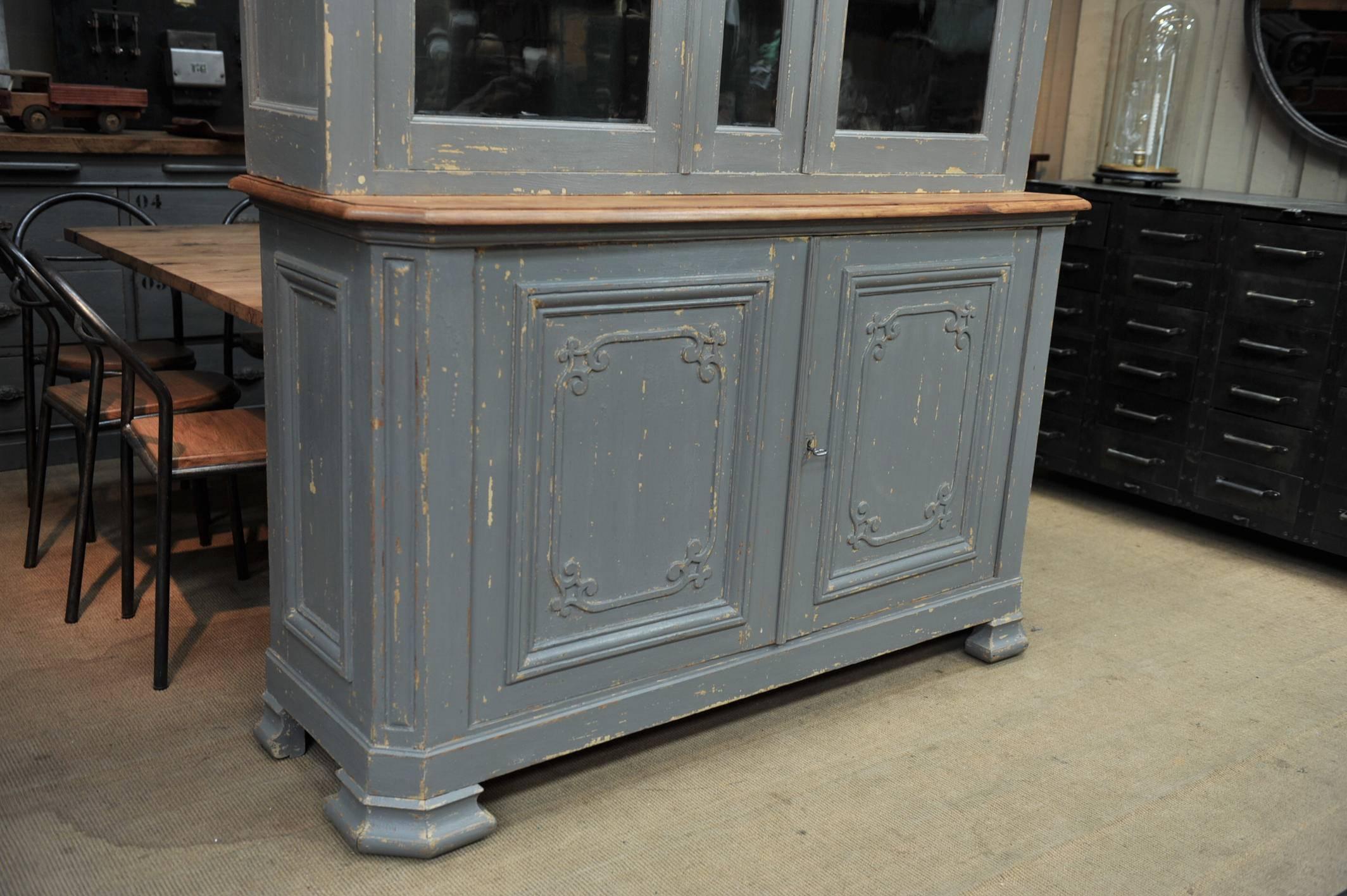 Early 20th Century French Two Parts Bookcase Grey Painted Cabinet, Early 1900