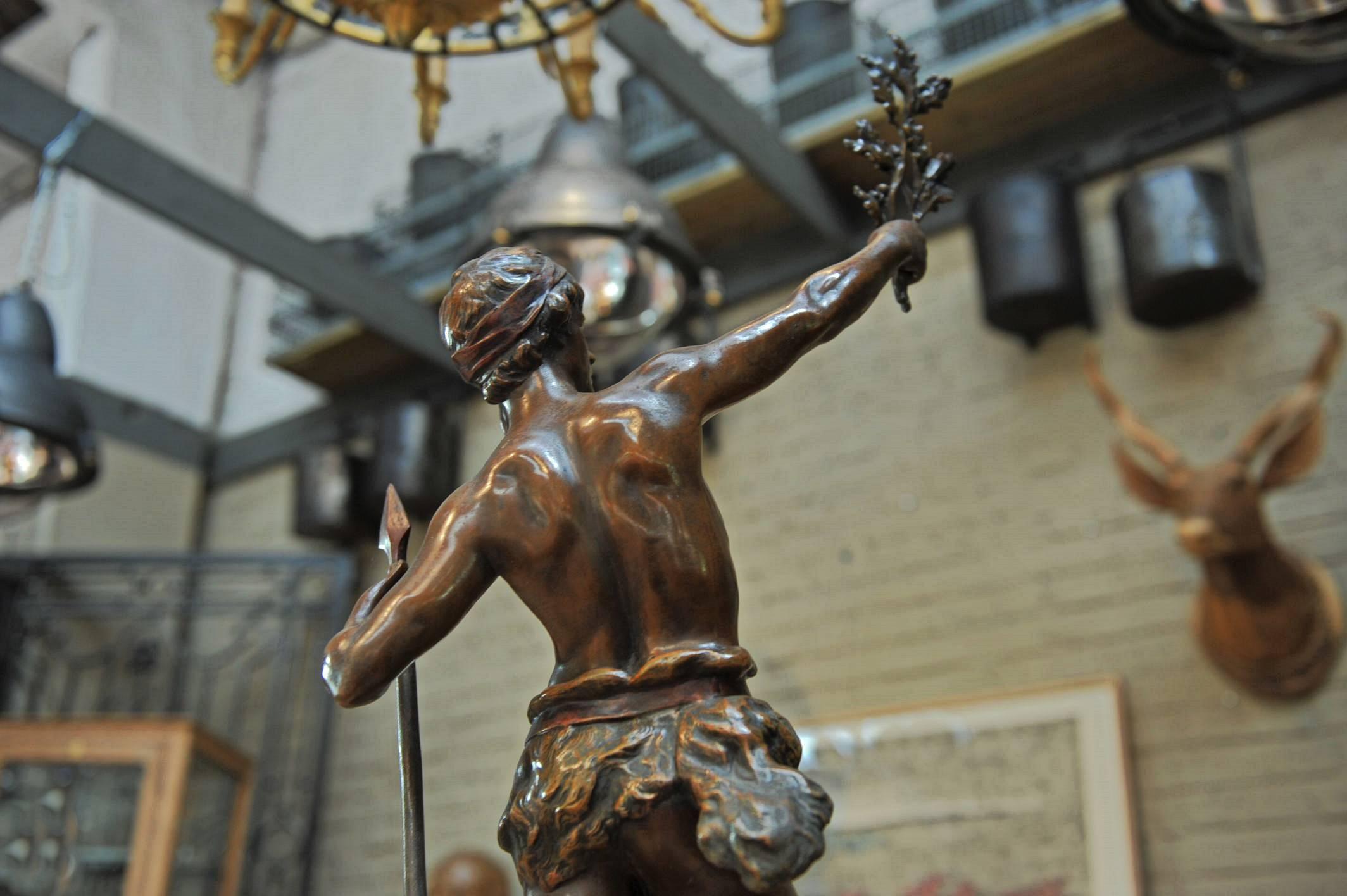 XIXe siècle Statue d'homme du 19ème siècle 