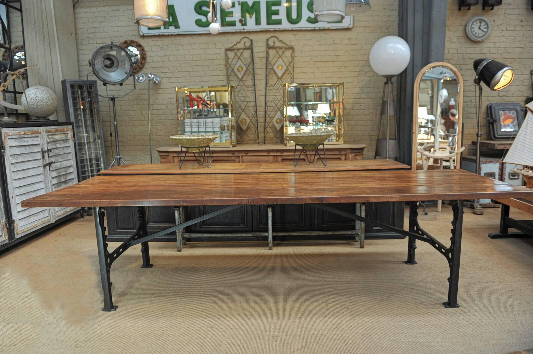 Singer Cast Iron and Beechwood Industrial Dining Table In Excellent Condition In Roubaix, FR