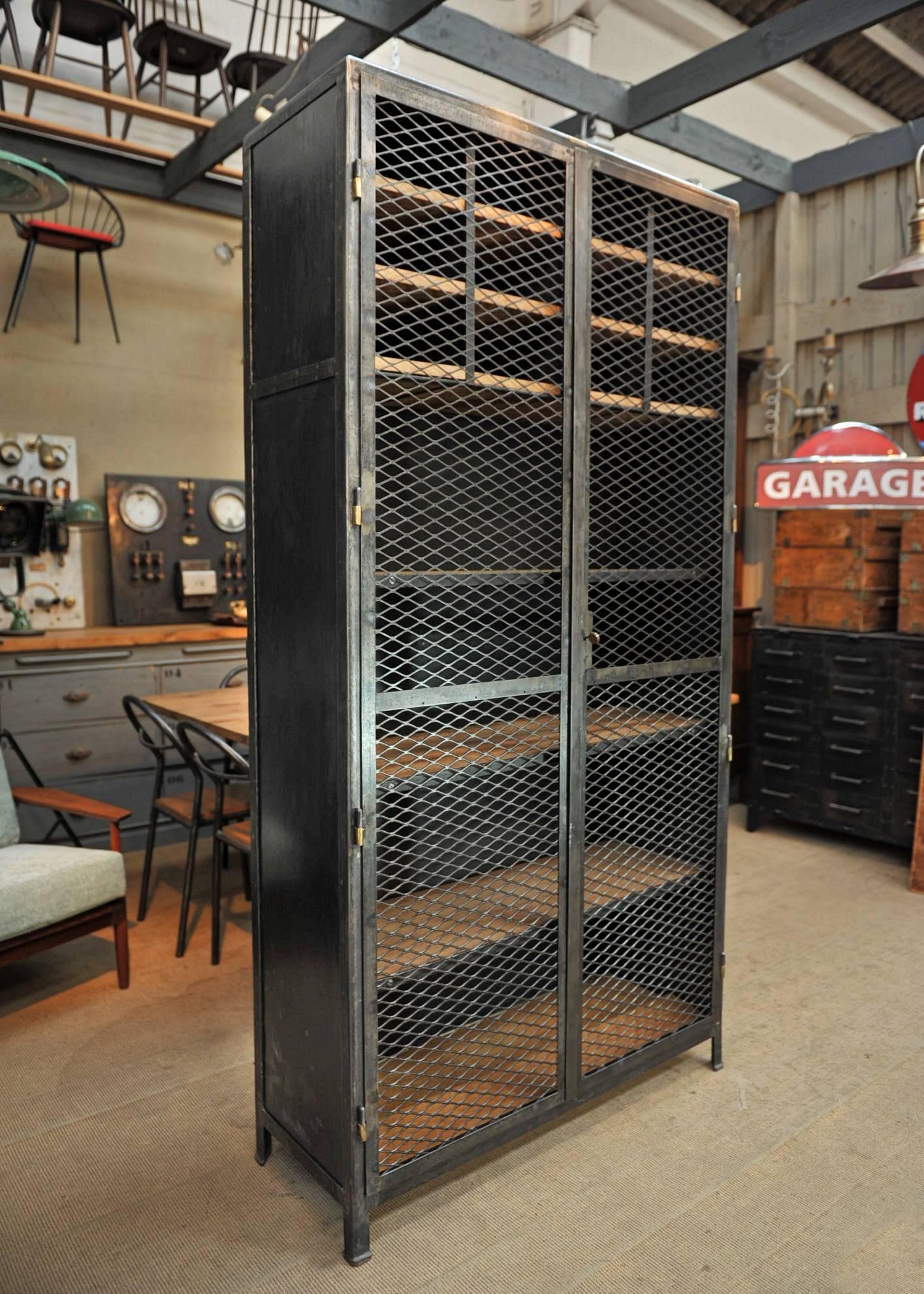 Large Industrial Mesh Doors Bookcase Iron Cabinet, 1930s In Excellent Condition In Roubaix, FR