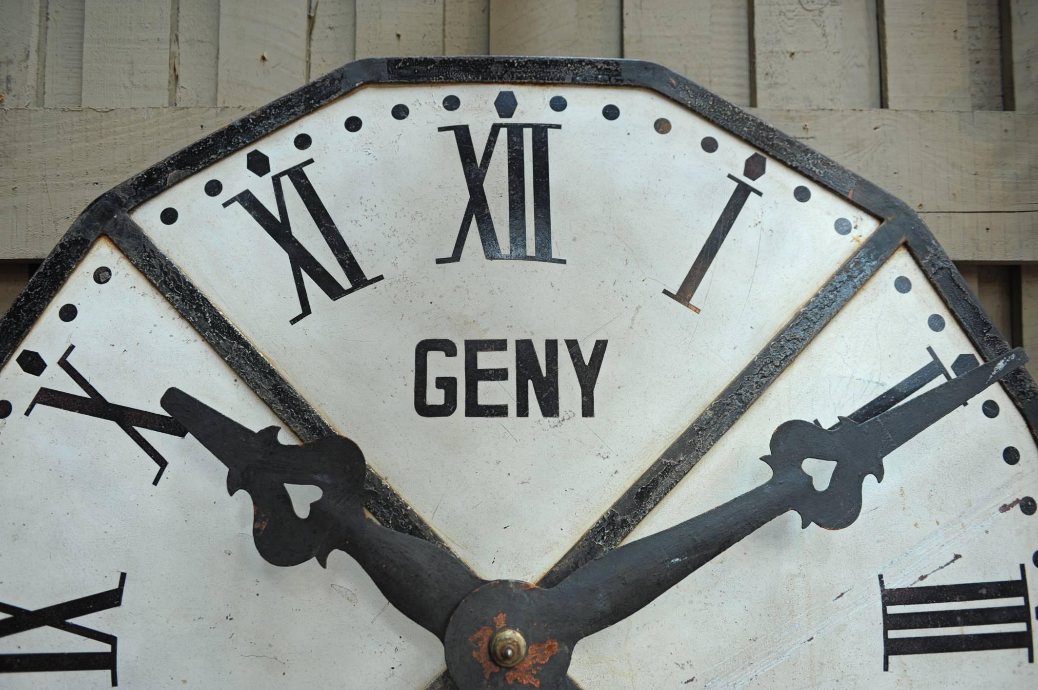 1900s, French Large Iron Train Station Clock Face In Good Condition In Roubaix, FR