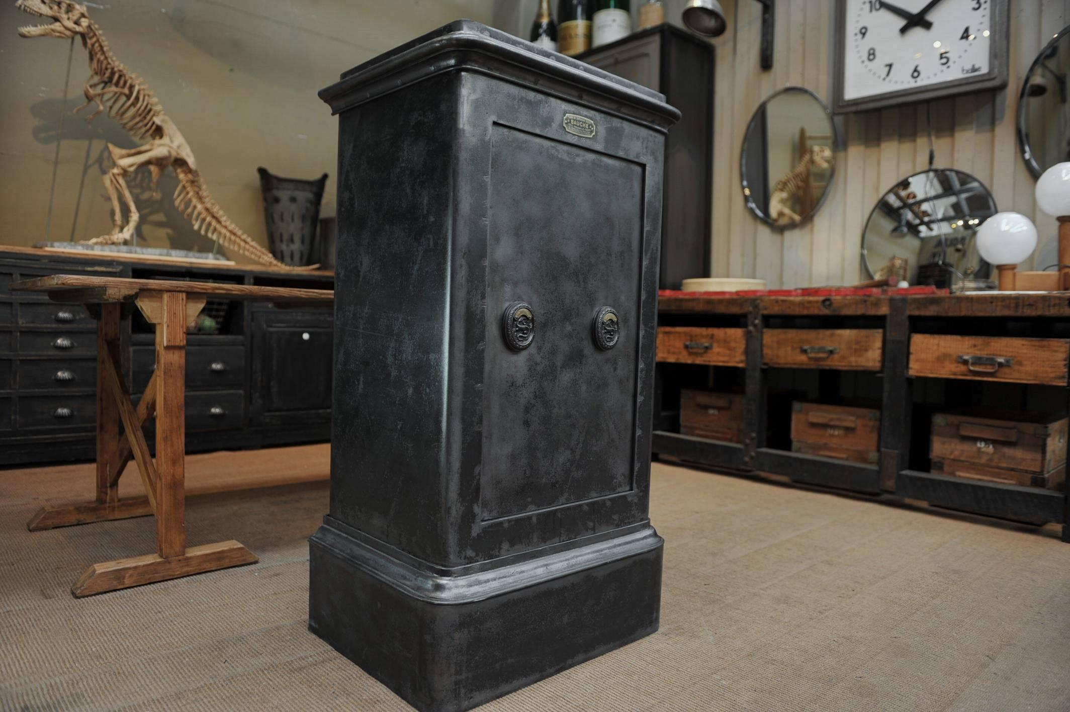 Iron Safe Cabinet by Bauche, circa 1910 In Excellent Condition In Roubaix, FR