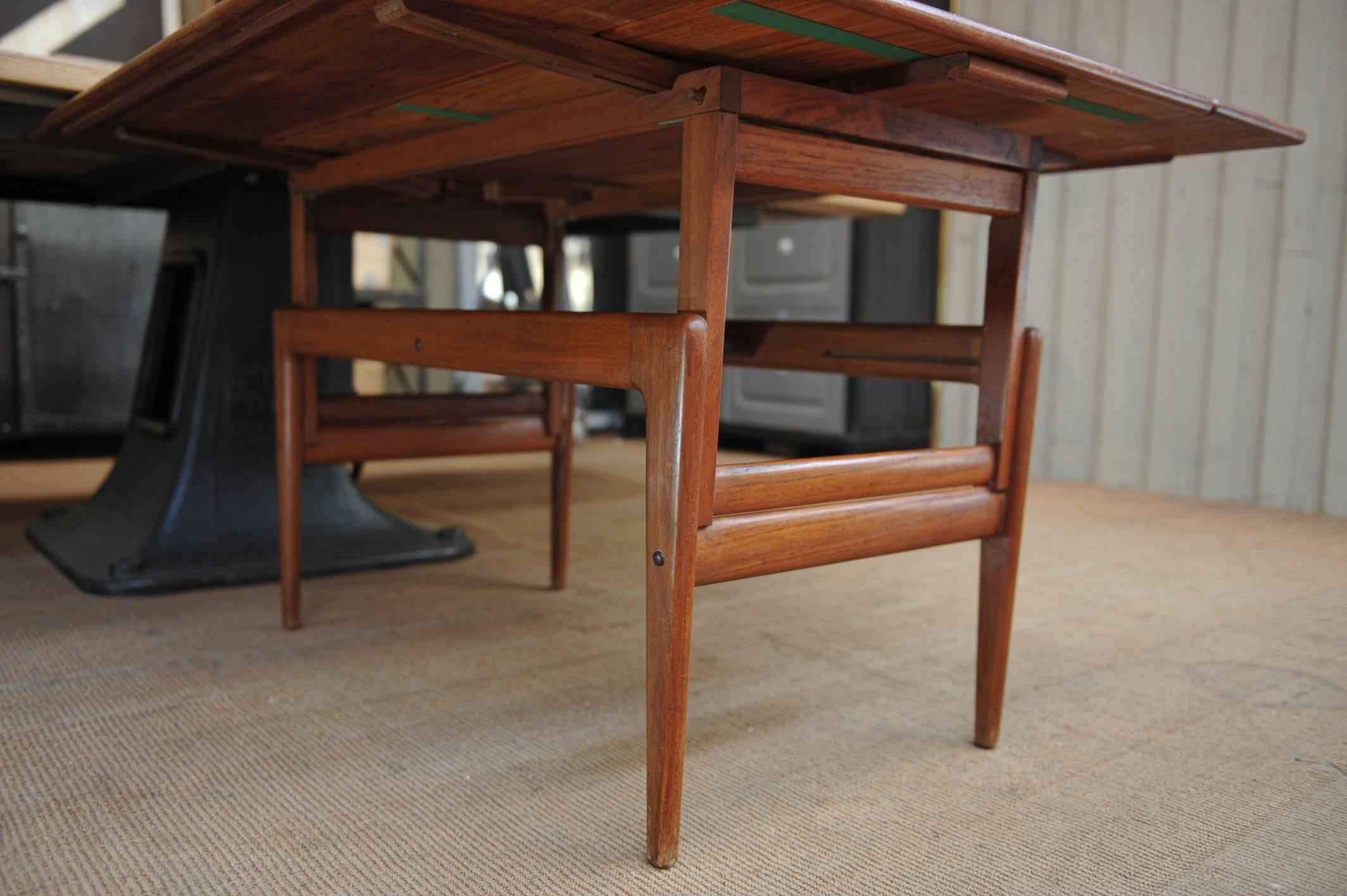 Mid-20th Century Scandinavian System Dining and Coffee Table with Inside Extensions by Samcom For Sale
