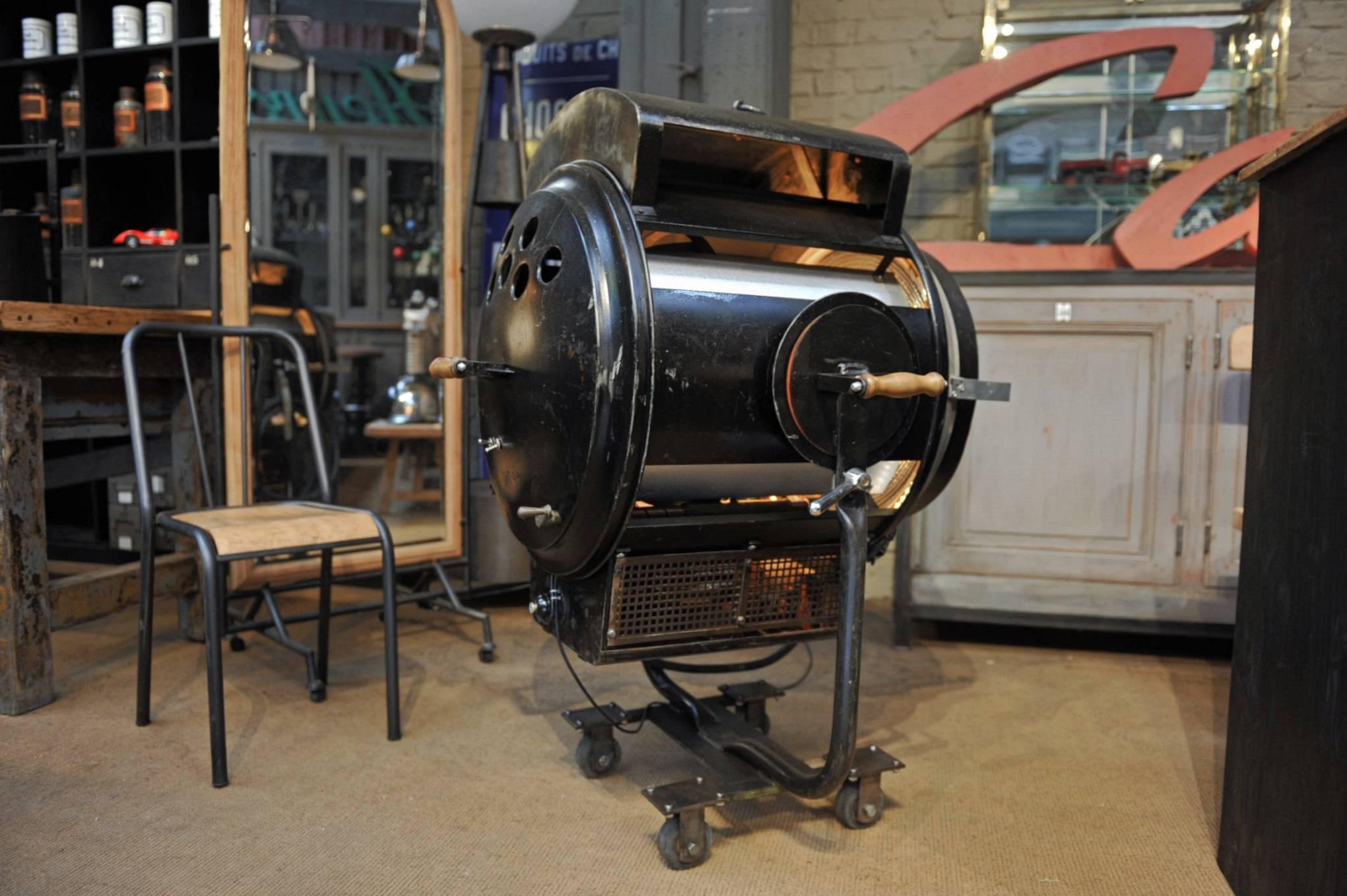 Huge French Cremer Metal Studio Lamp on Wheels, circa 1940 In Excellent Condition In Roubaix, FR