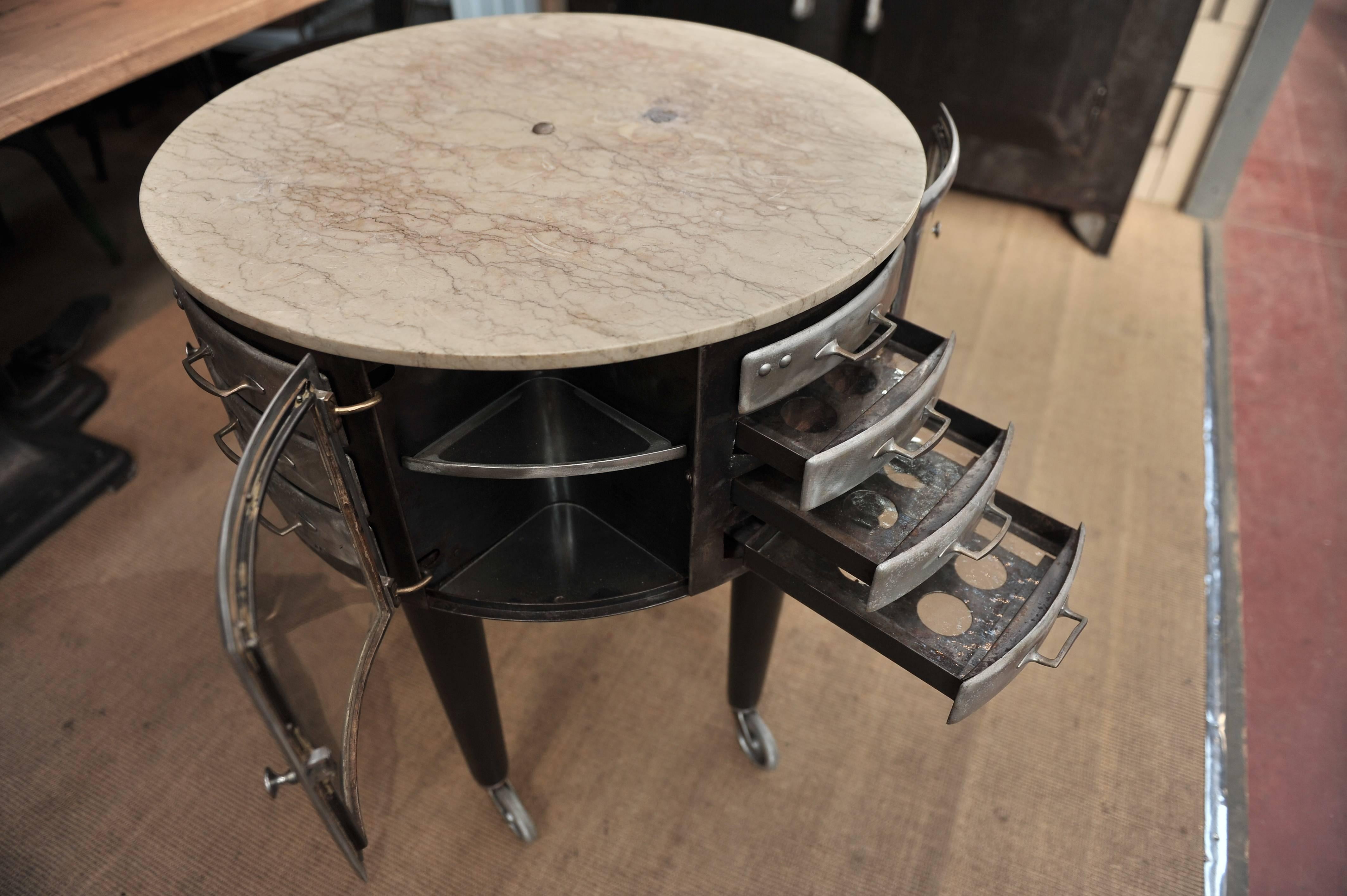 1930s Steel and Marble Girator French Dentist Cabinet In Excellent Condition In Roubaix, FR