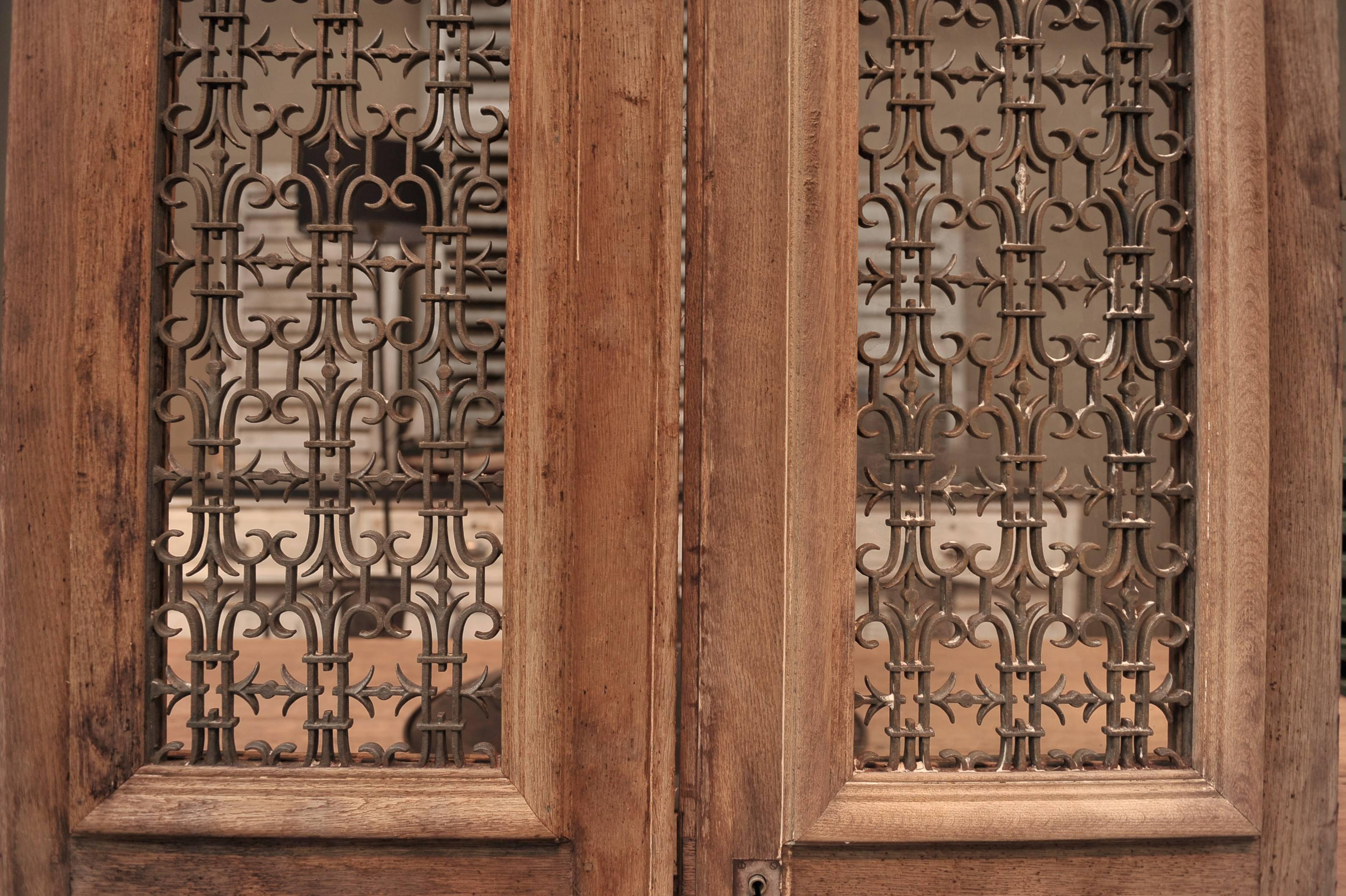  19th Century Solid Oak and Cast Iron French  Entrane Double Door  For Sale 4