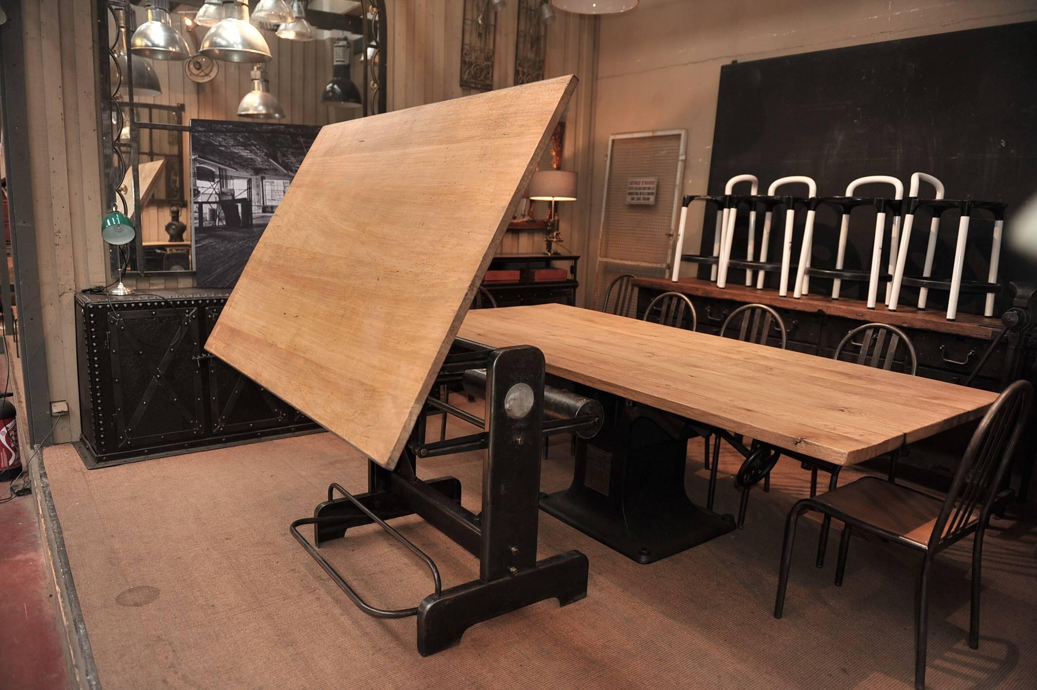 Industrial  Adjustable French Architect's Drafting Table, 1950s In Excellent Condition In Roubaix, FR