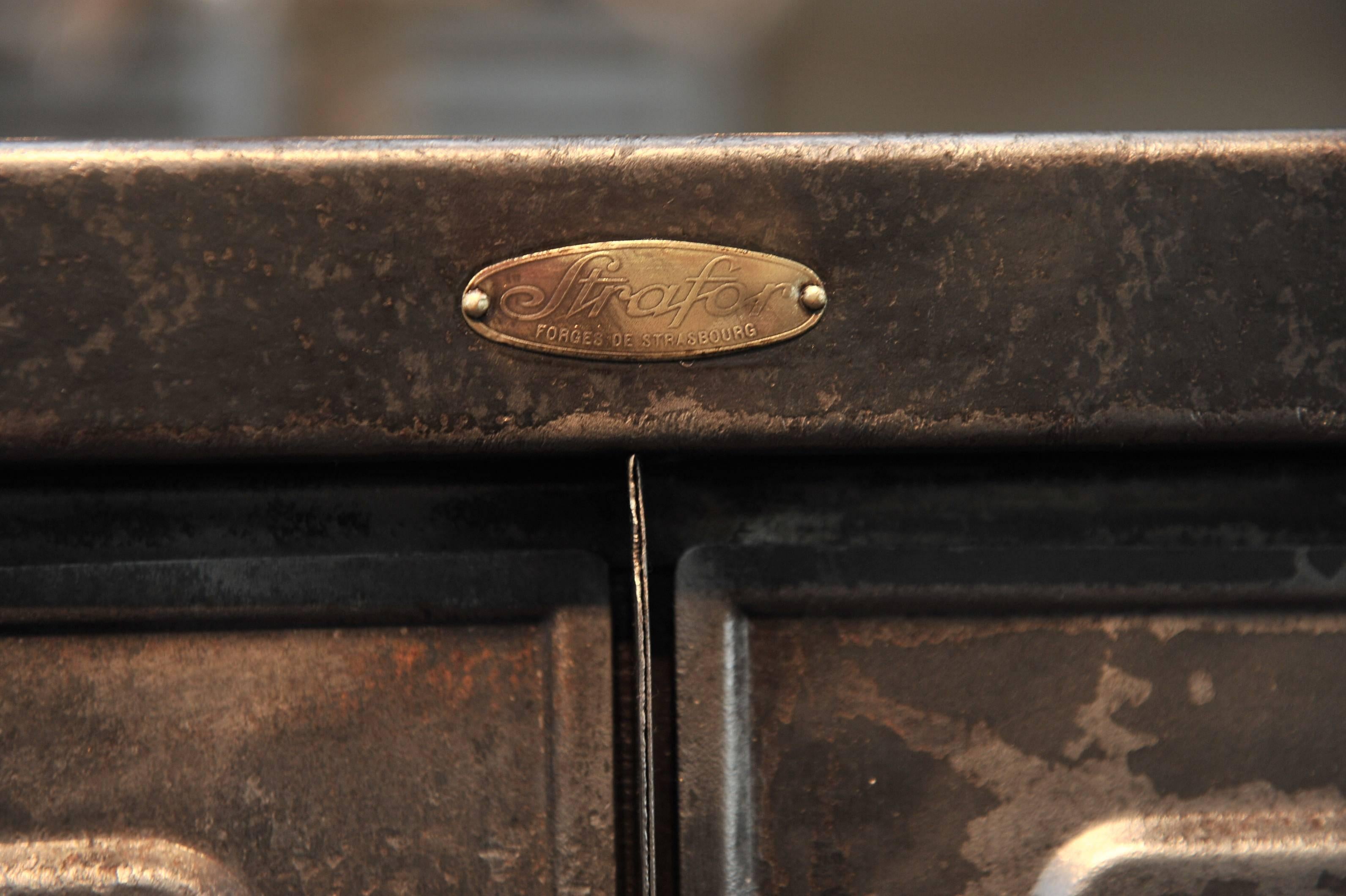 Industrial Strafor Polished Iron French Multi-Drawer Cabinet, 1920s In Excellent Condition In Roubaix, FR