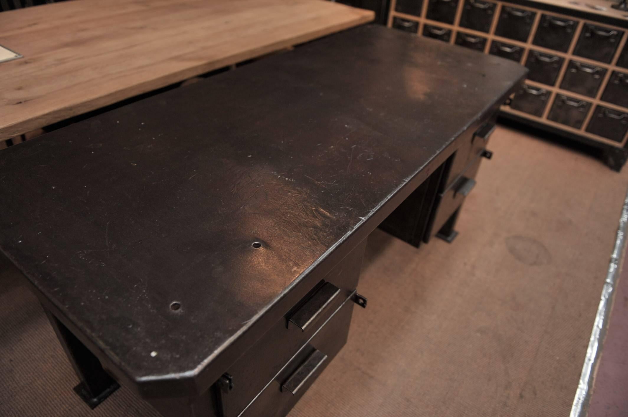 Industrial Iron French Factory Desk, 1940s In Excellent Condition In Roubaix, FR