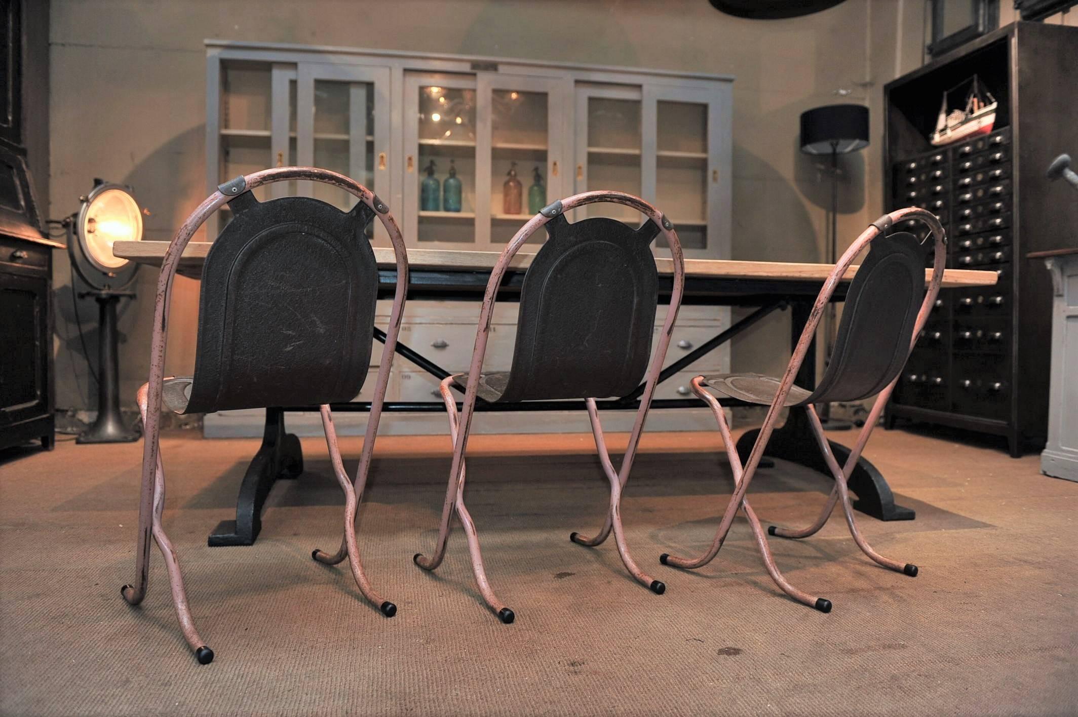 Six Industrial French Iron Chairs, 1930, Original Patina In Excellent Condition In Roubaix, FR