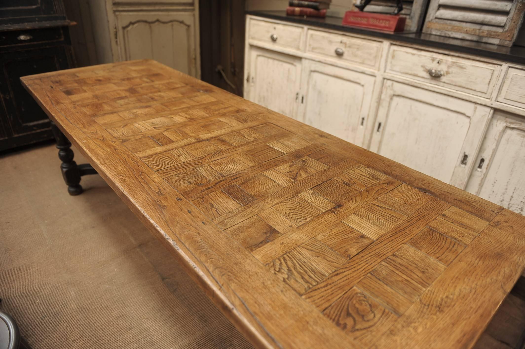 French Country Dining Solid Oak Table, 1940s In Excellent Condition In Roubaix, FR