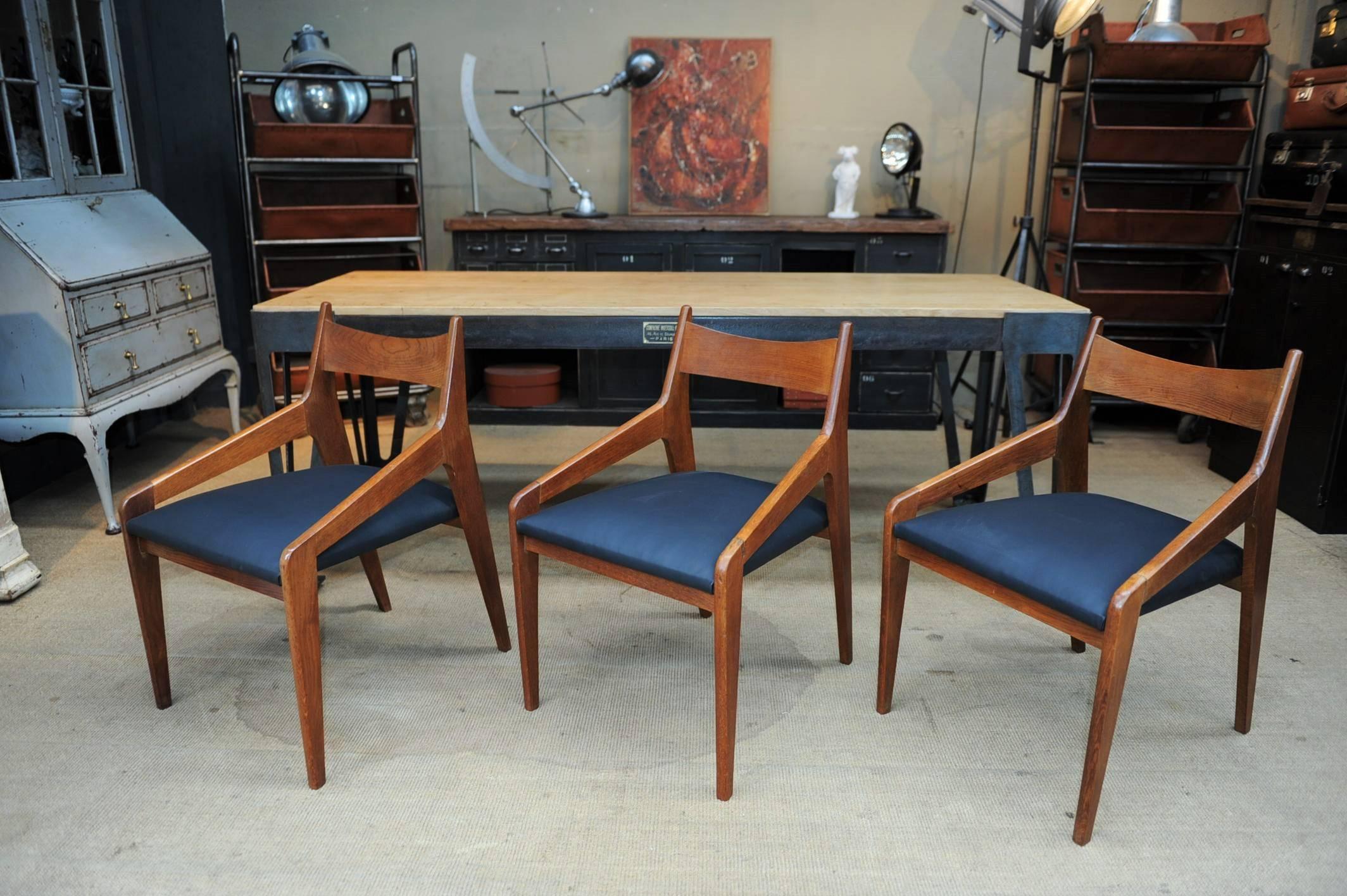 Set of Six Scandinavian Design Oak Chairs Black Leather Seat, circa 1960 1
