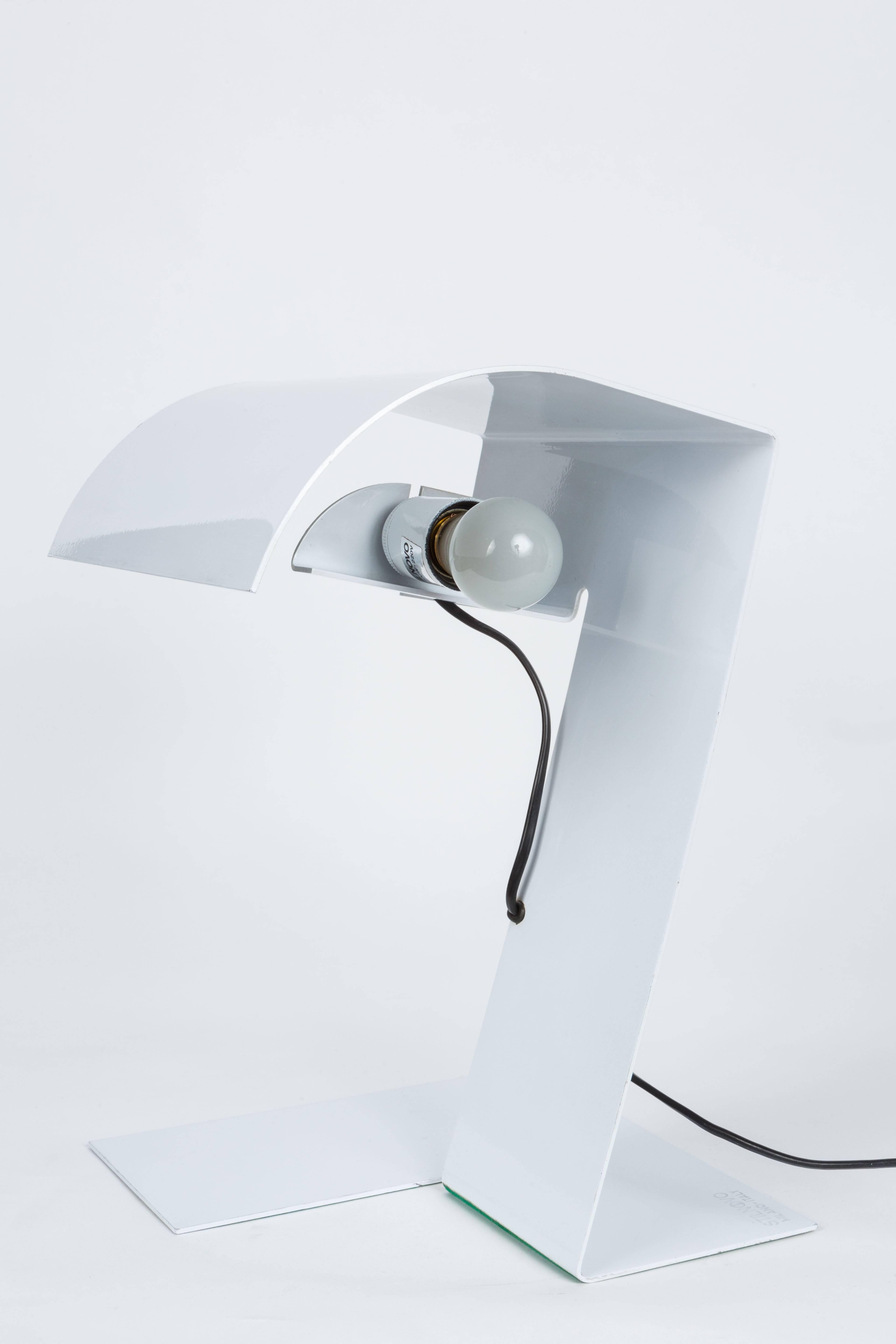 Lacquered Stilnovo White 'Blitz' Table Lamp, circa 1972