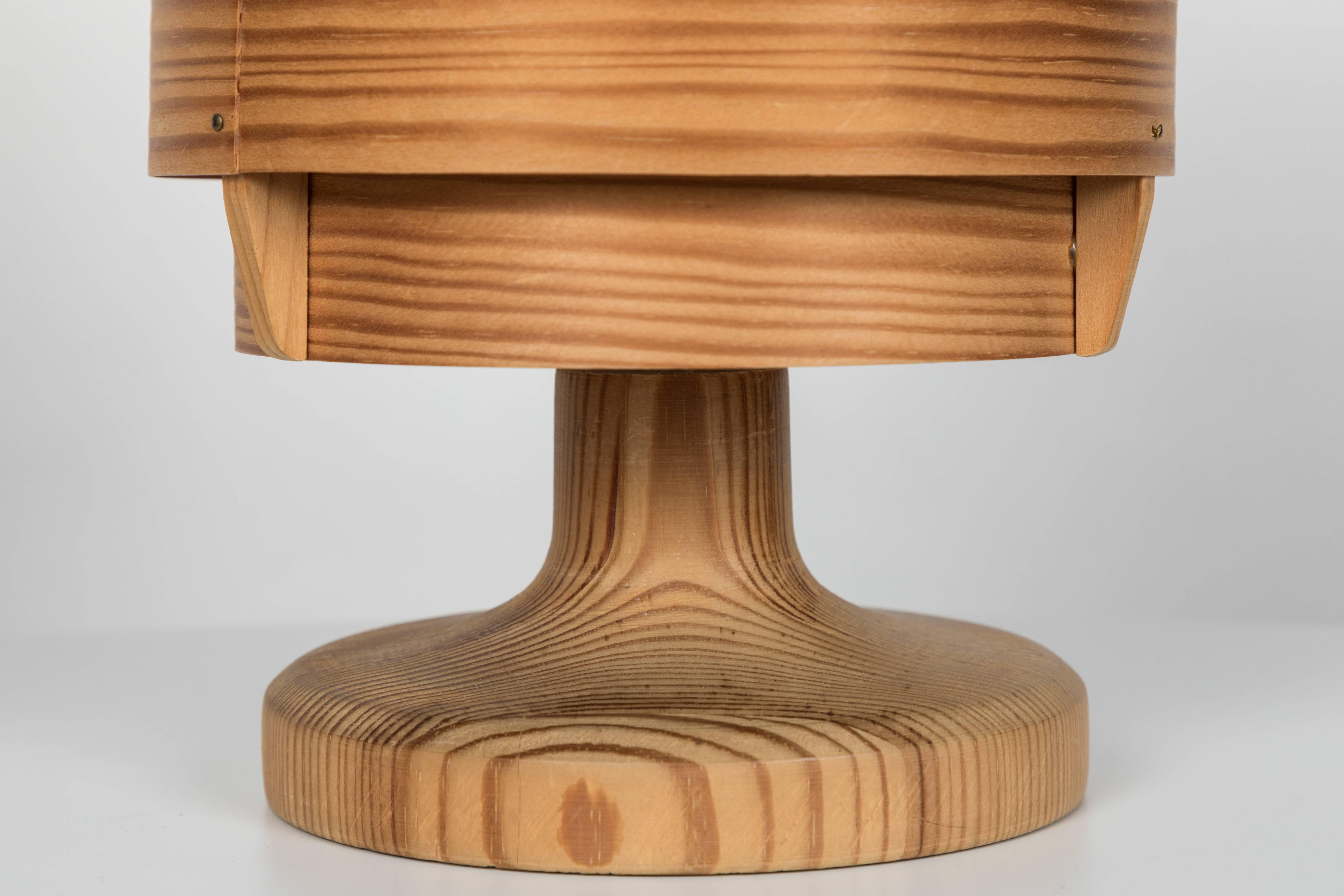 Lámpara de mesa de madera Hans-Agne Jakobsson de los años 60 para AB Ellysett Madera en venta