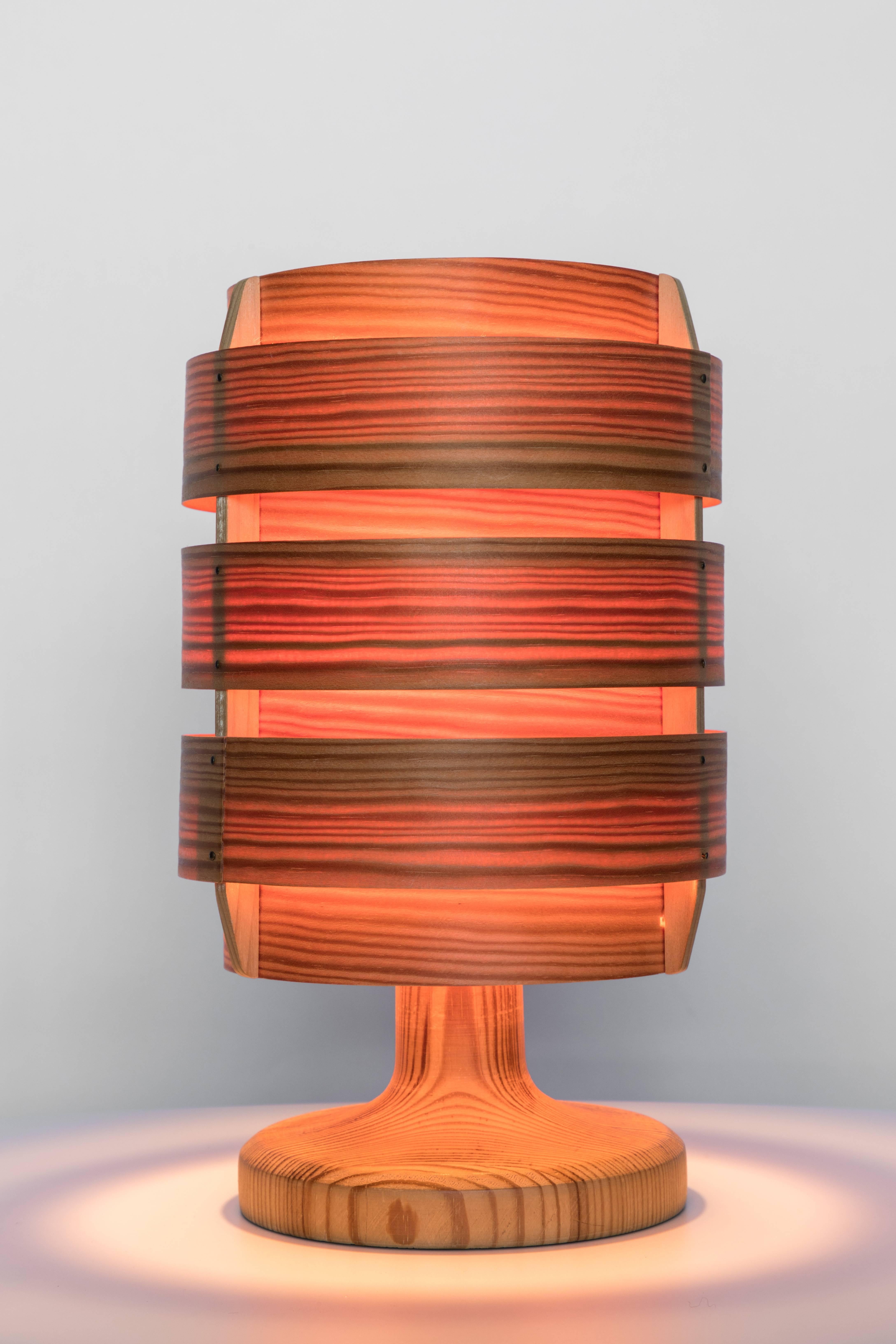Lámpara de mesa de madera Hans-Agne Jakobsson de los años 60 para AB Ellysett Escandinavo moderno en venta