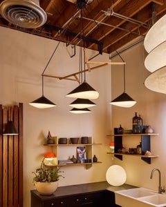 Lampadario grande “Emily 5” in antracite per Moss Objects
