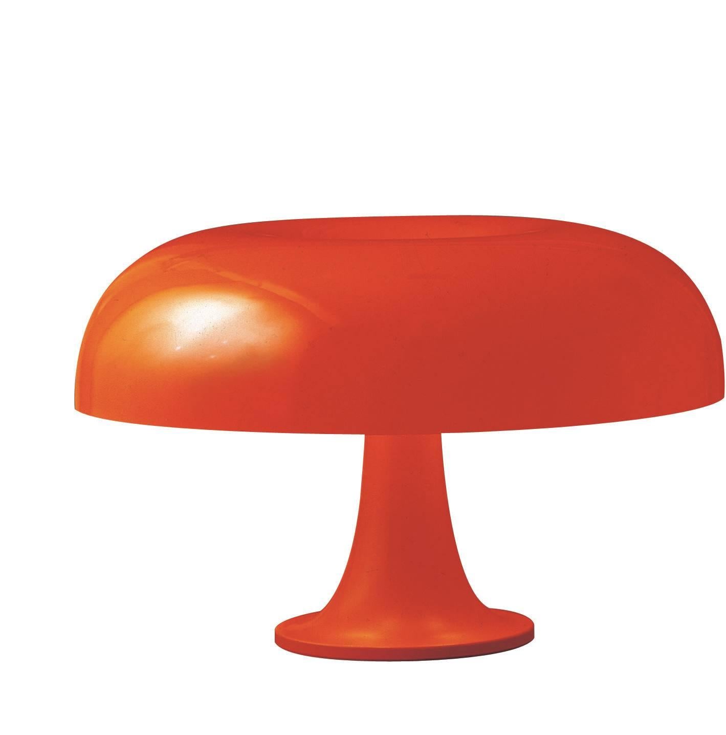 XXIe siècle et contemporain Lampe de Table 'Nesso' de Giancarlo Mattioli en Blanc pour Artemide en vente