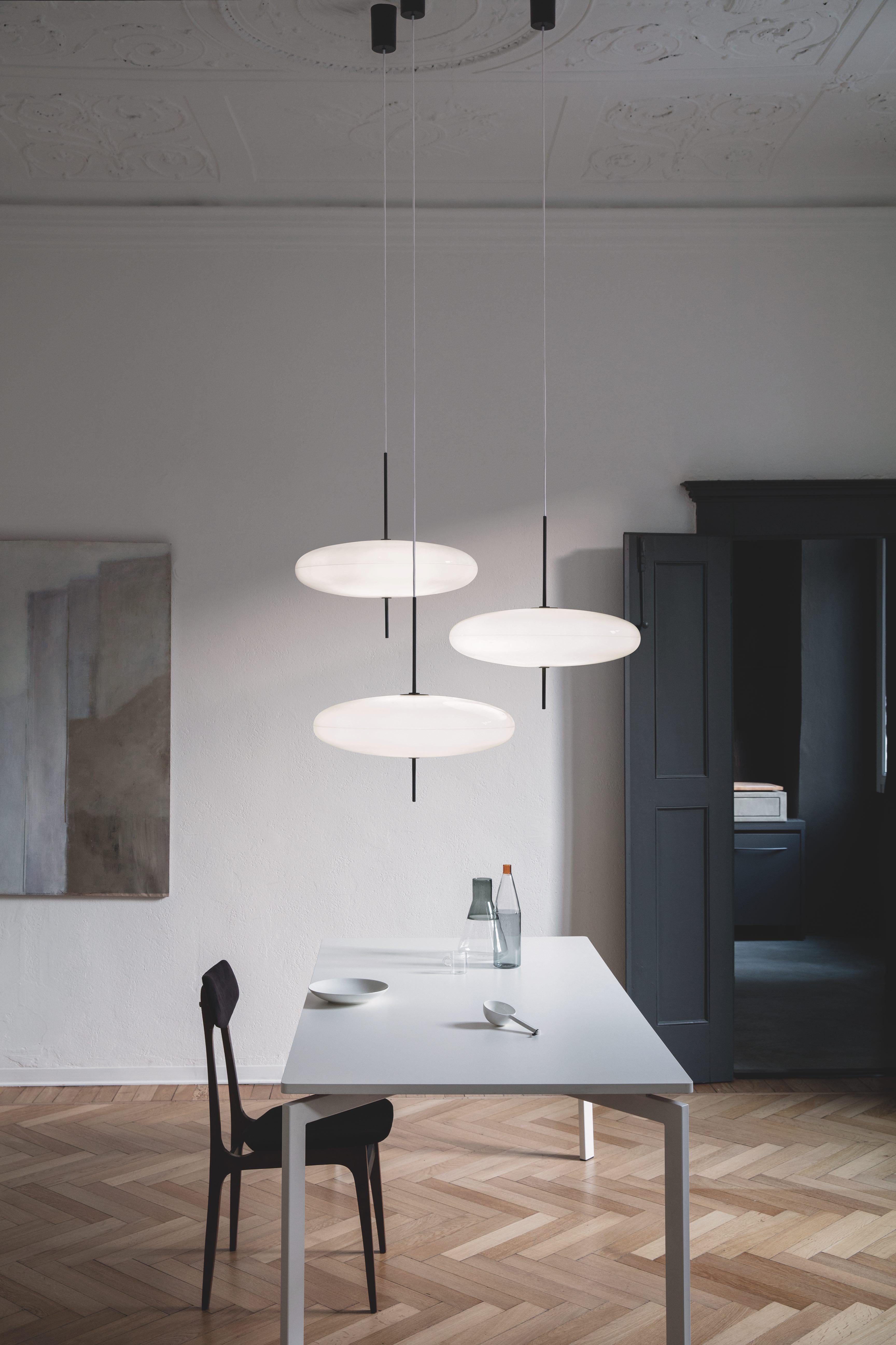 Gino Sarfatti Model No. 2065 Ceiling Light en noir et blanc pour Astep en vente 3