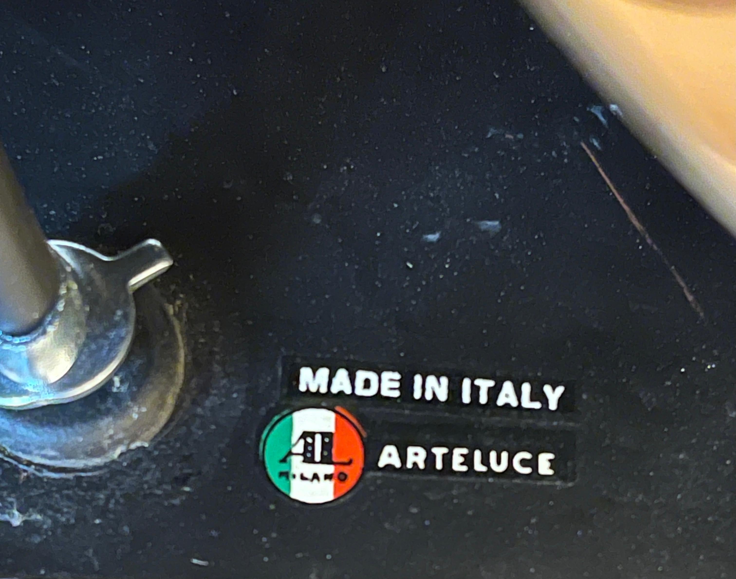 1960s Massimo Vignelli Model 526/g Table or Floor Lamp for Arteluce For Sale 2