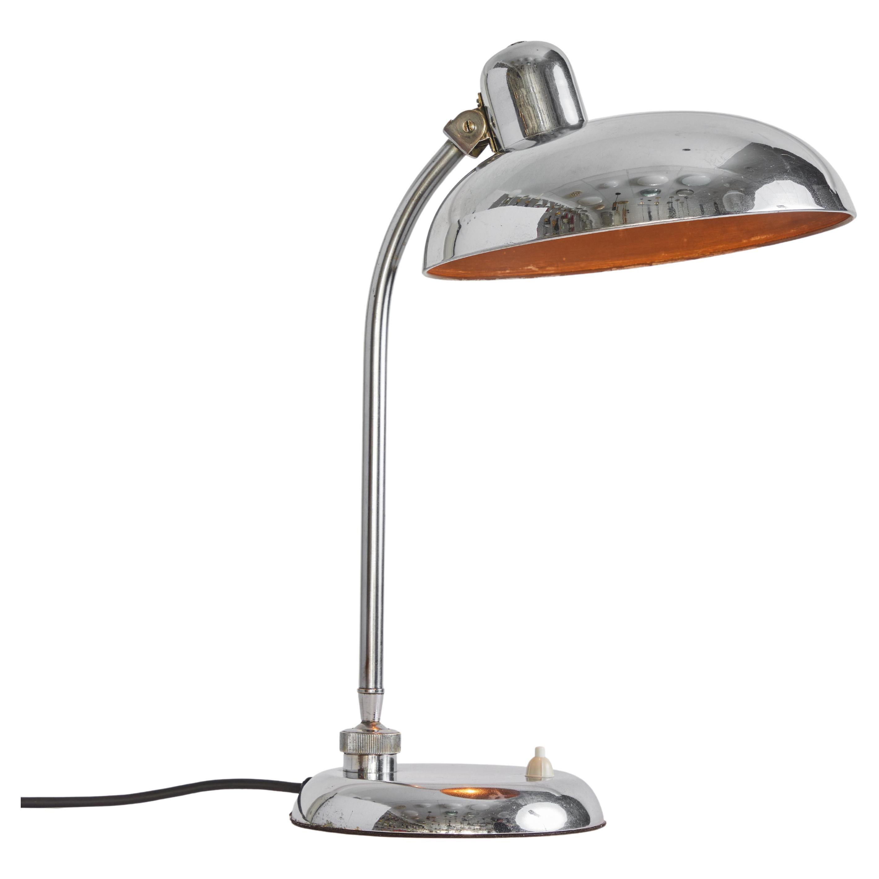 Lampada da tavolo ministeriale cromata di Giovanni Michelucci per Lariolux del 1940