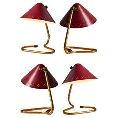 Pareja de lámparas de sobremesa Erik Warna "GK14" de los años 50, de pantalla roja perforada