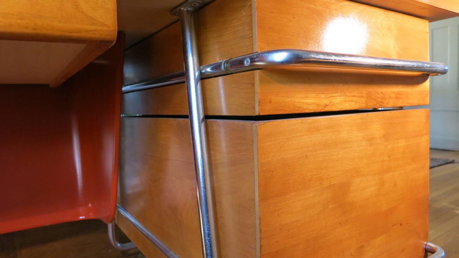 Mid-Century Modern Heywood-Wakefield Desk + Chair In The Manner Of KEM Weber