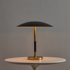 Tischlampe im skandinavischen Modern-Stil aus den 1950er Jahren, aus Messing und Metall