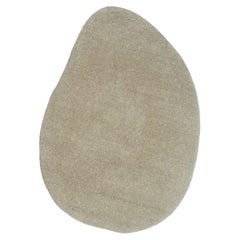 „Stone 1“ – neutraler, handgetufteter Wollteppich von Nanimarquina