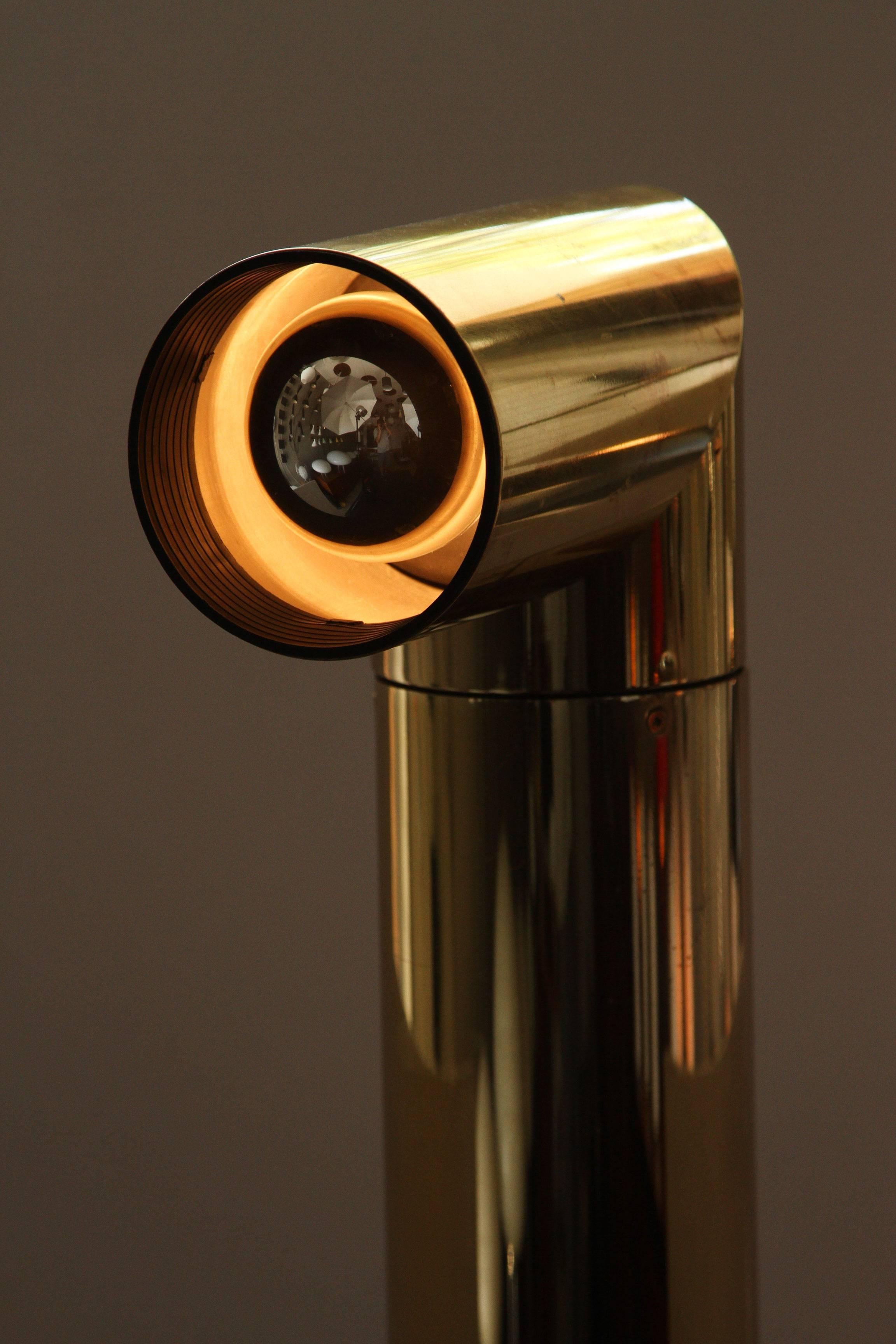 1980s Jonas Hidle floor lamp for Hoviklys. Exceptional architectural floor lamp executed in brass with adjustable top for vertical torchiere or horizontal periscope modes. Made in Norway.