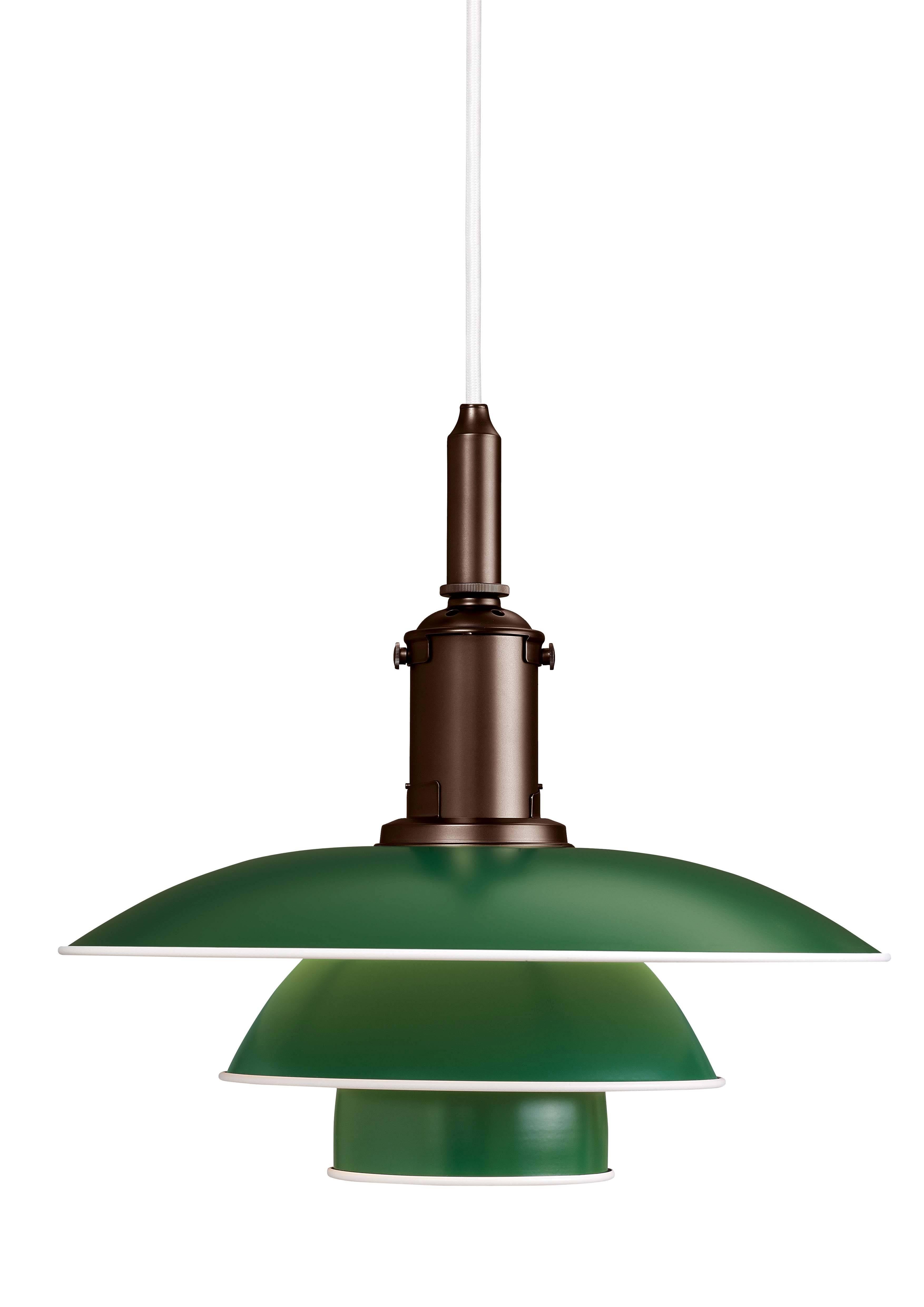 The PH 3½-3 pendants are an addition to the Louis Poulsen PH collection and are based on Poul Henningsen's original drawings from the late 1920s and early 1930s, featuring his renowned three-shade system.

The pendant has metal shades, available