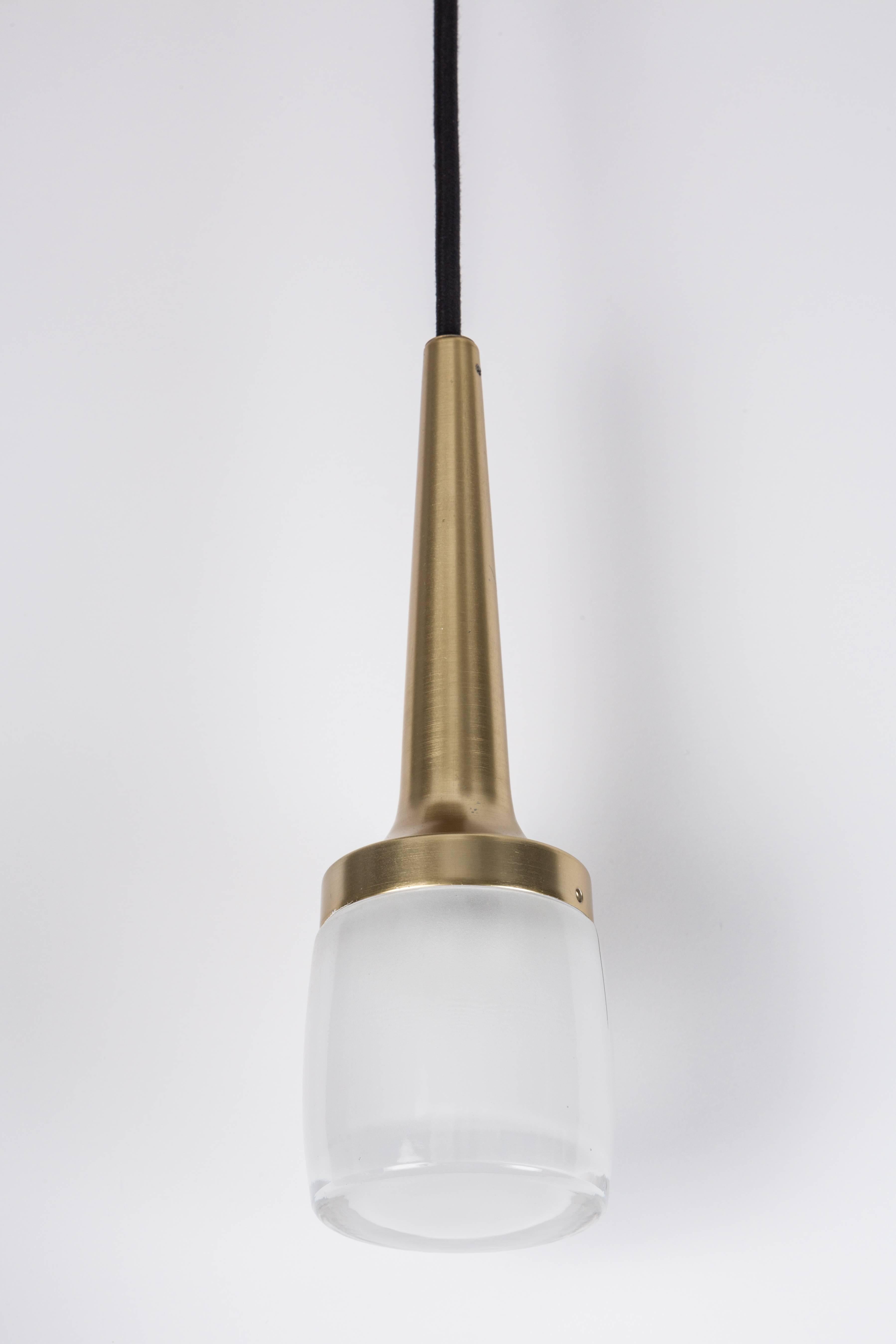 Mid-Century Modern Pendentifs en verre et laiton Staff Leuchten des années 1960 en vente