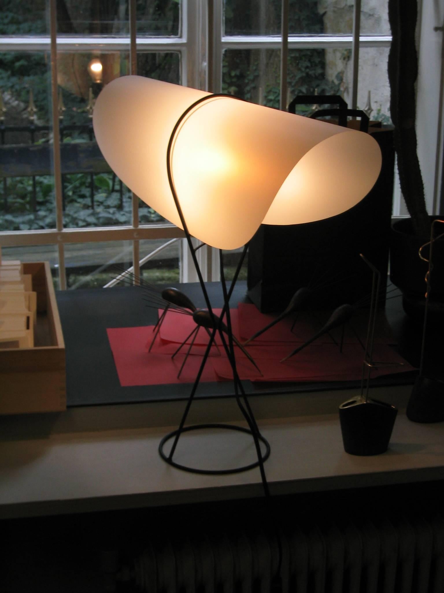 Werkstätte Carl Auböck 'Nun' Brass Table Lamp With Paper Shade In New Condition For Sale In Glendale, CA