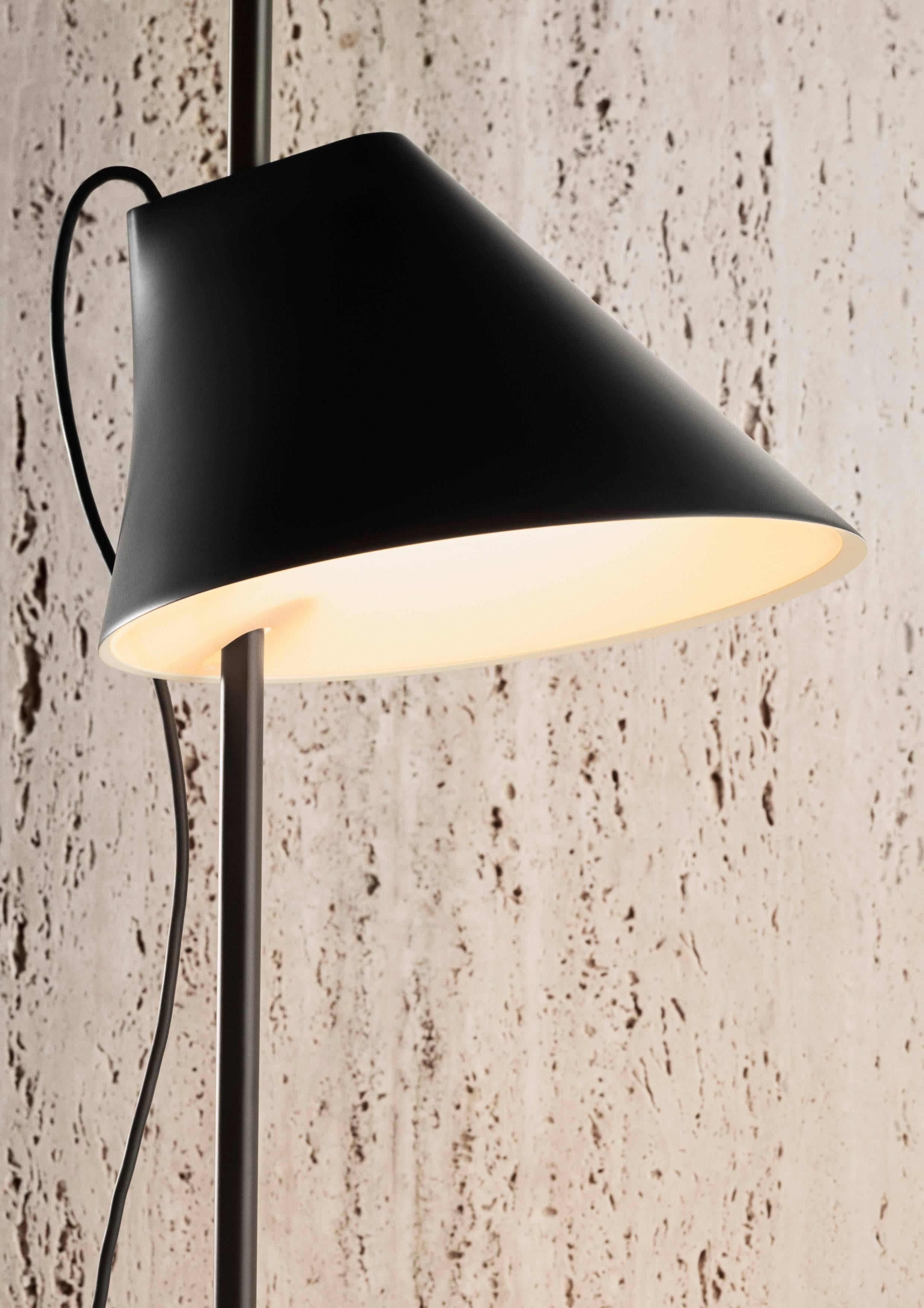 Gamfratesi Weiße Stehlampe 'YUH' für Louis Poulsen (Aluminium) im Angebot