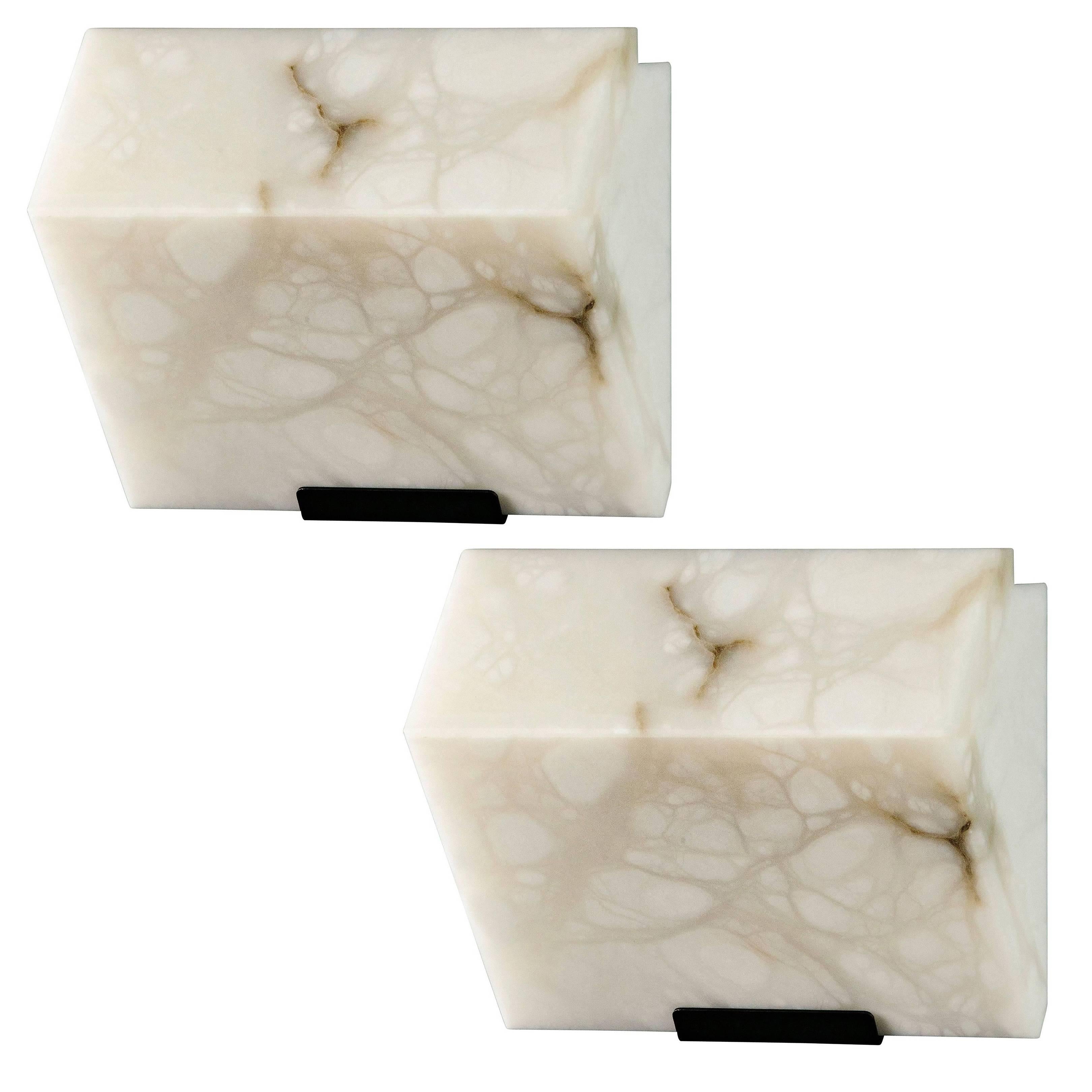 'Single Block Metal' Model #230 Alabaster Sconce in the Manner of Pierre Chareau en venta 3